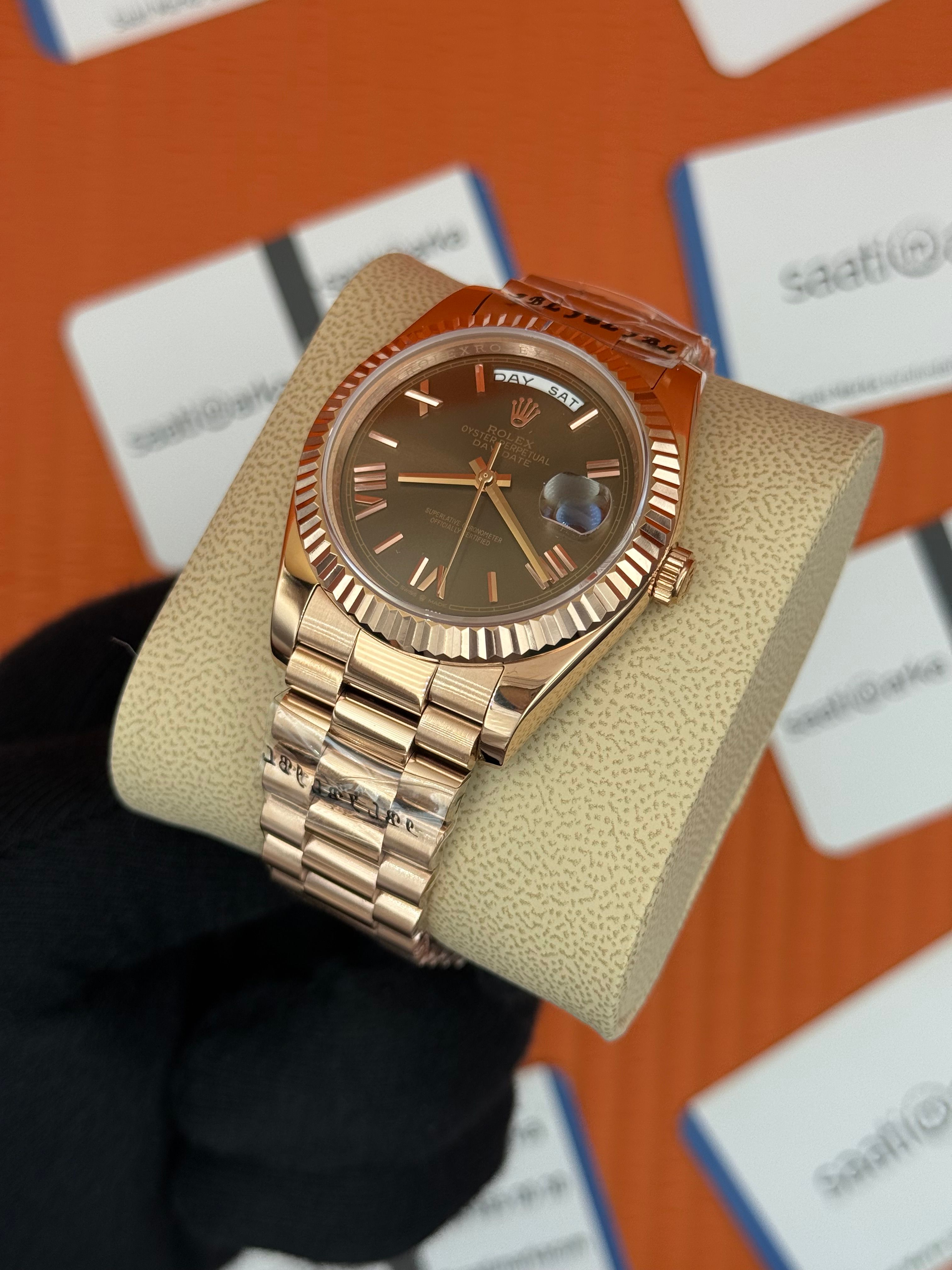 ROLEX Day Date roma rakamlı chocolate kadran rose kasa-kordon oyster