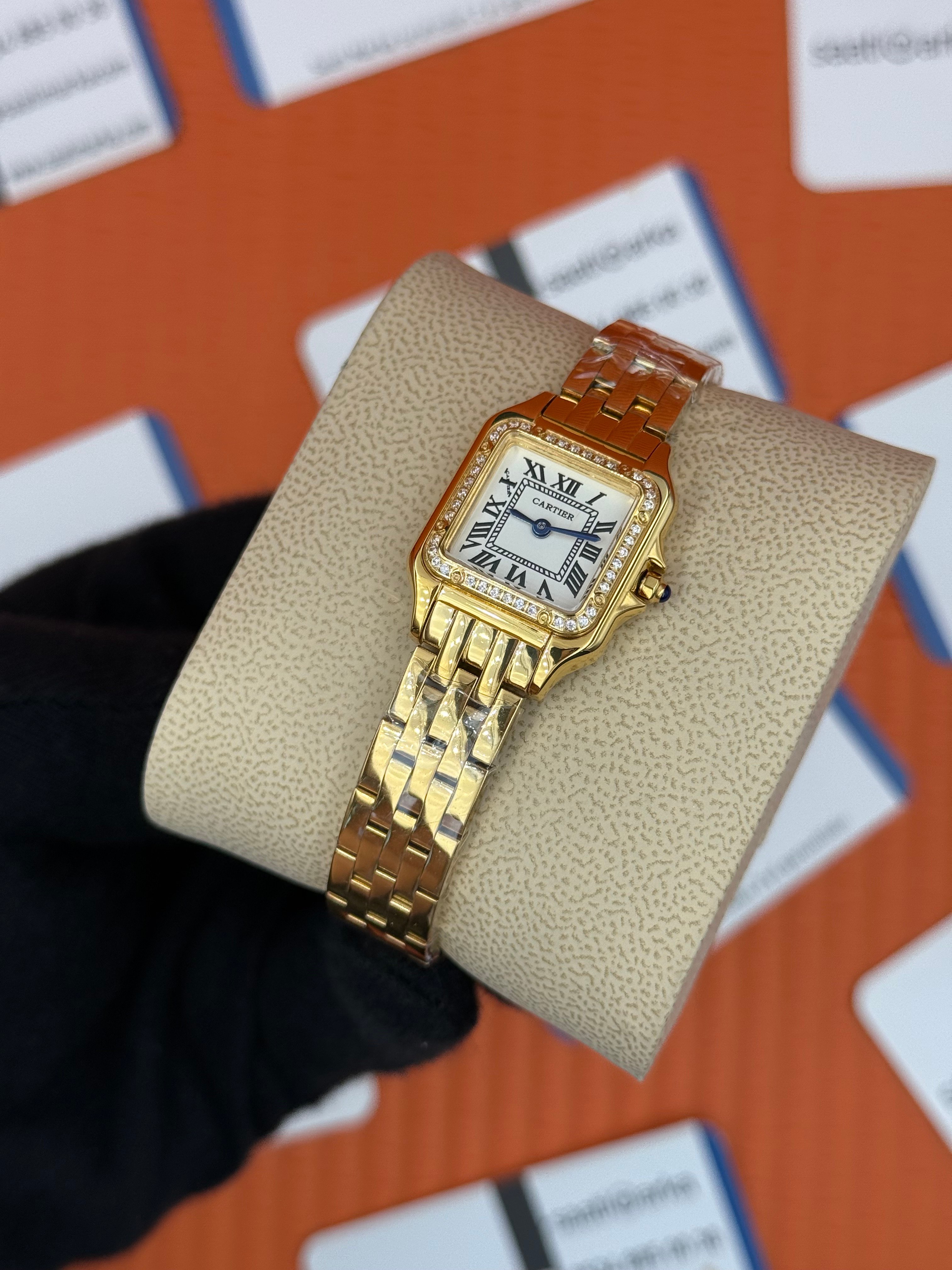 CARTIER Panthere 22mm kasa gold renk kasa kordon beyaz kadran taşlı bezel lacivert akrep yelkovan