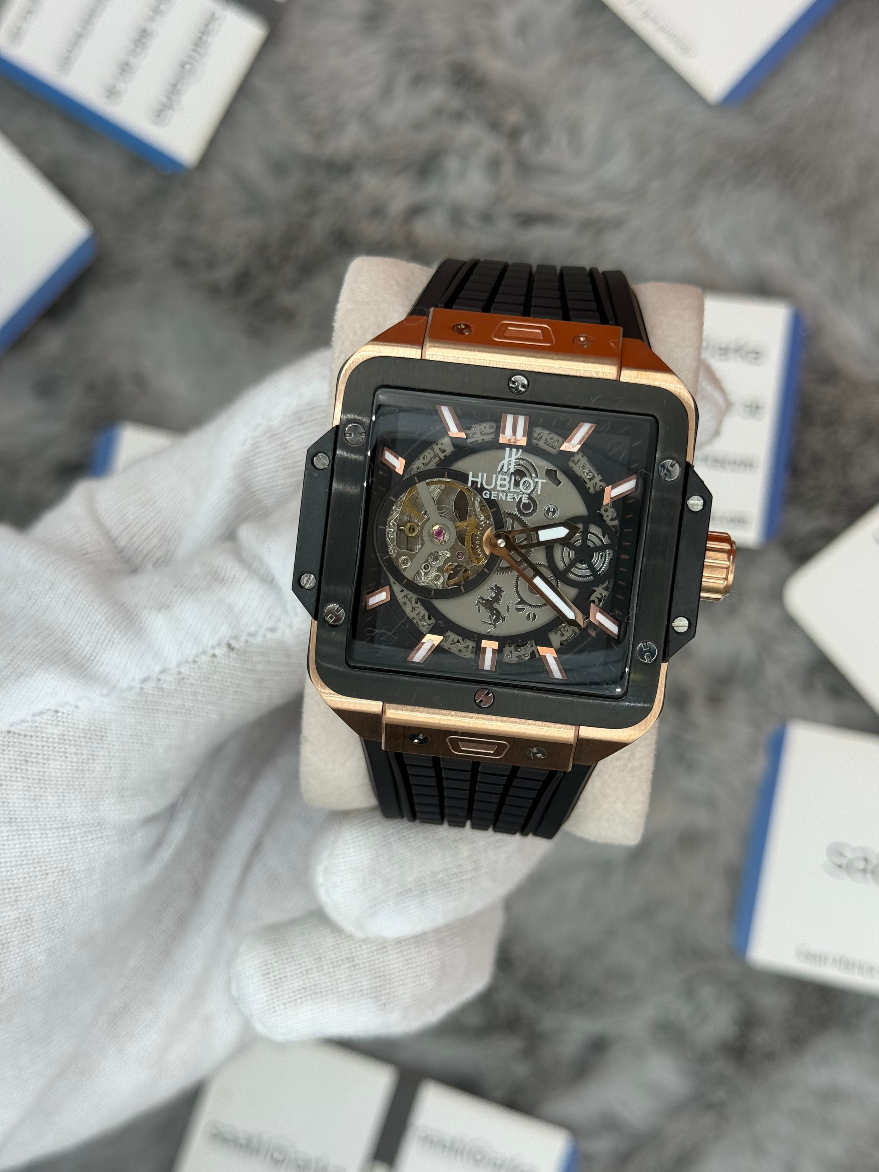 HUBLOT square bang tourbillon 42mm rose kasa siyah bezel siyah kauçuk kordon erkek kol saati