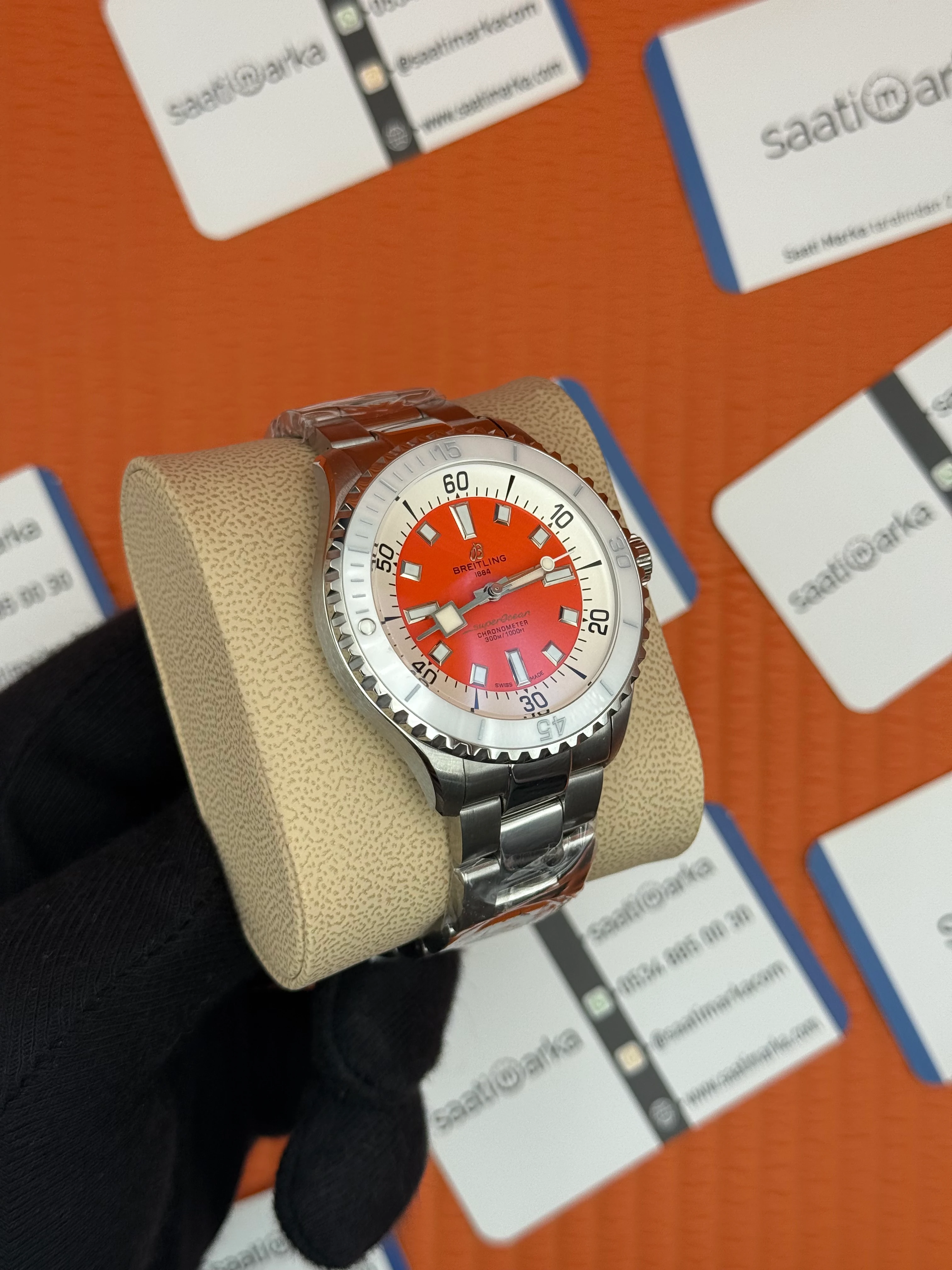 BREITLING Superocean çelik kasa kordon turuncu kadran