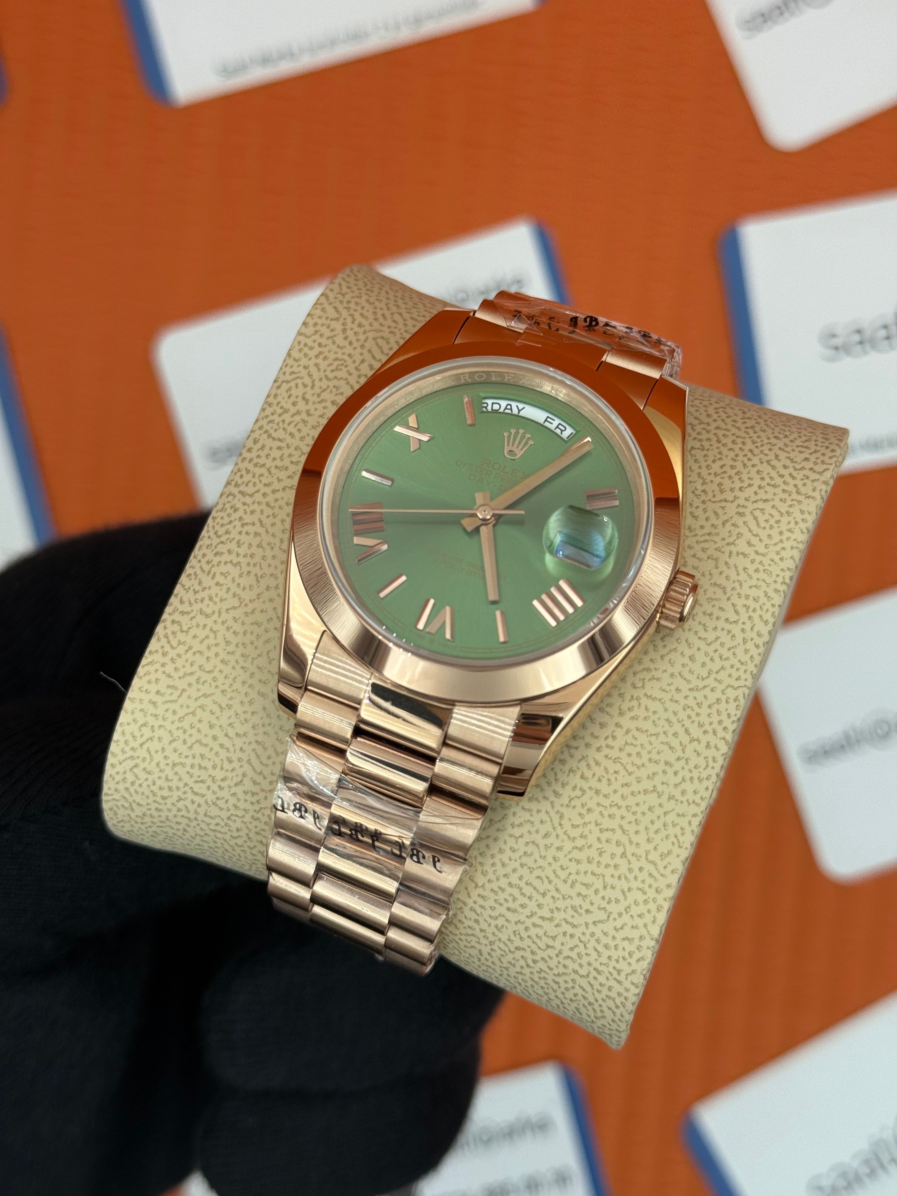ROLEX Day Date roma rakamlı yeşil kadran rose kasa-kordon oyster