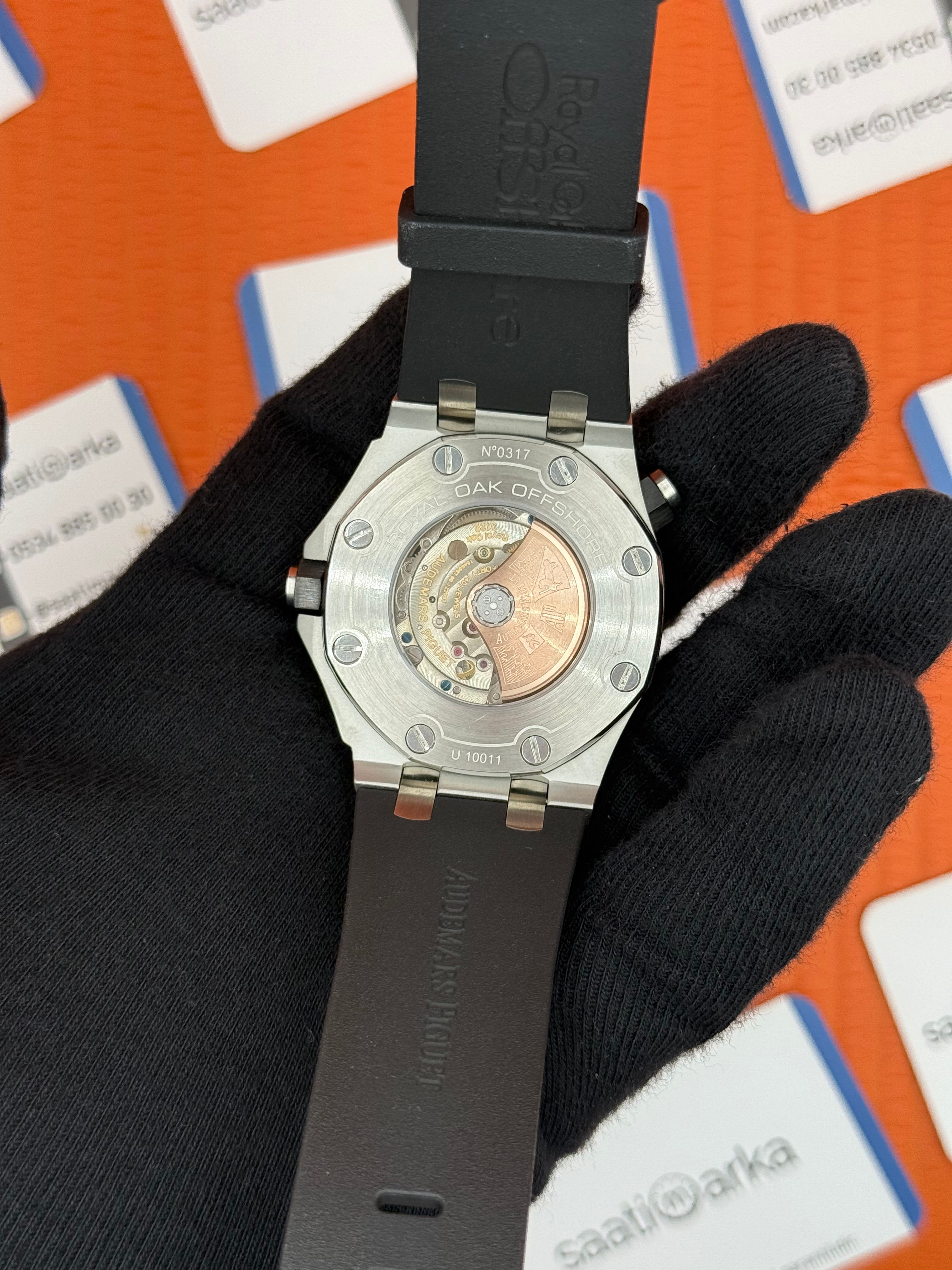 AUDEMARS PİGUET ROYAL OAK KAUÇUK SİYAH KORDON SİYAH KADRAN SİLVER KASA