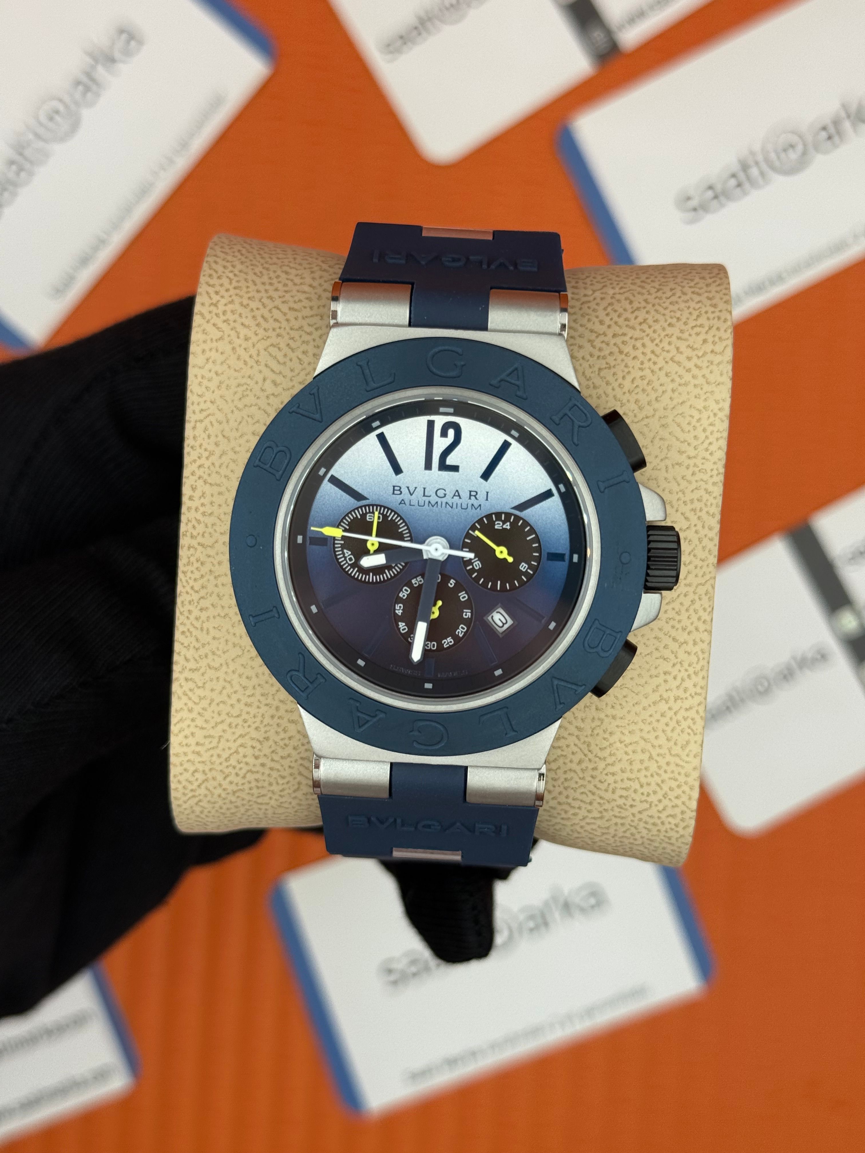BVLGARI 103844 Aluminium kasa kauçuk kordon erkek kol saati