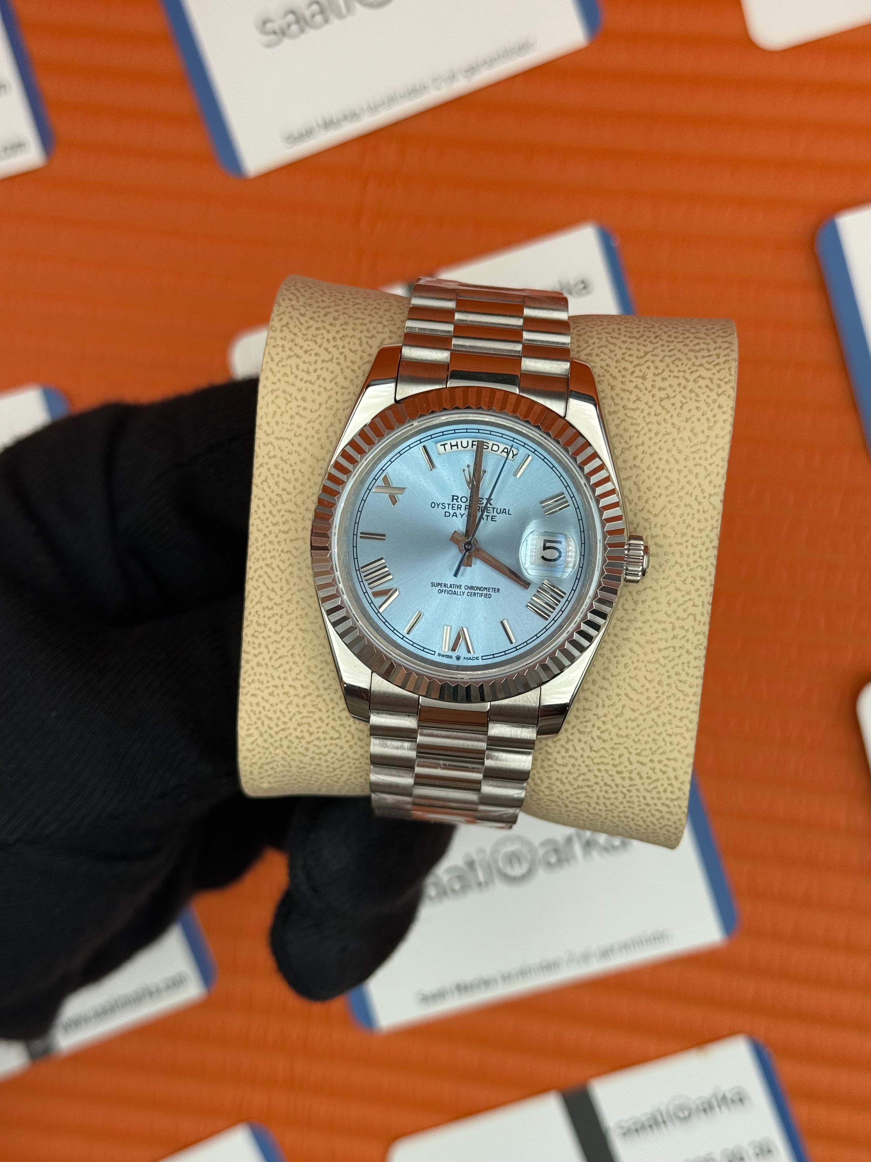 ROLEX Day Date roma rakamlı buz mavisi kadran silver president kordon