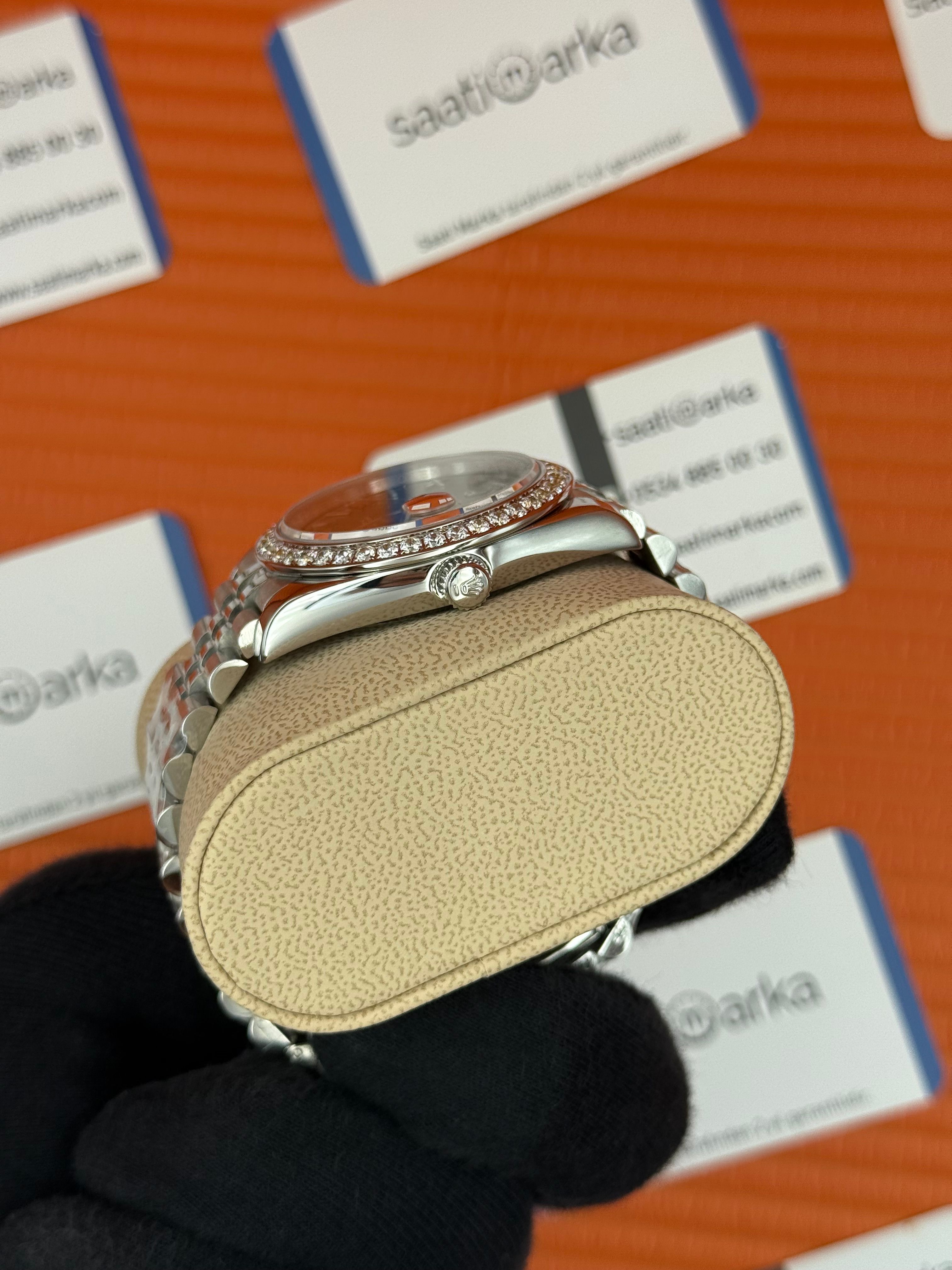 ROLEX Day Date taşlı bezel roma rakamlı yeşil kadran silver jubilee kordon