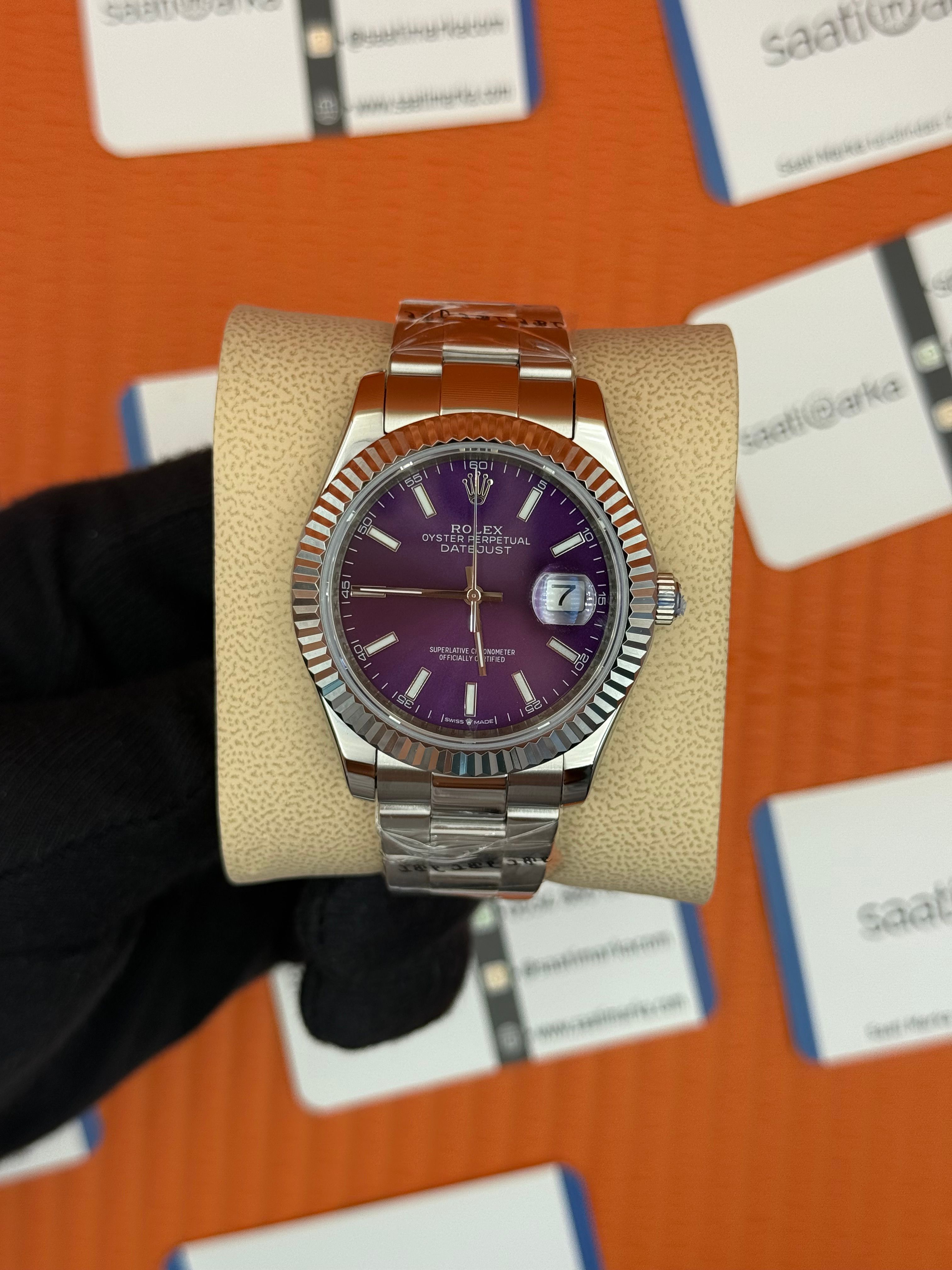 ROLEX Datejust cherry dial silver oyster kordon