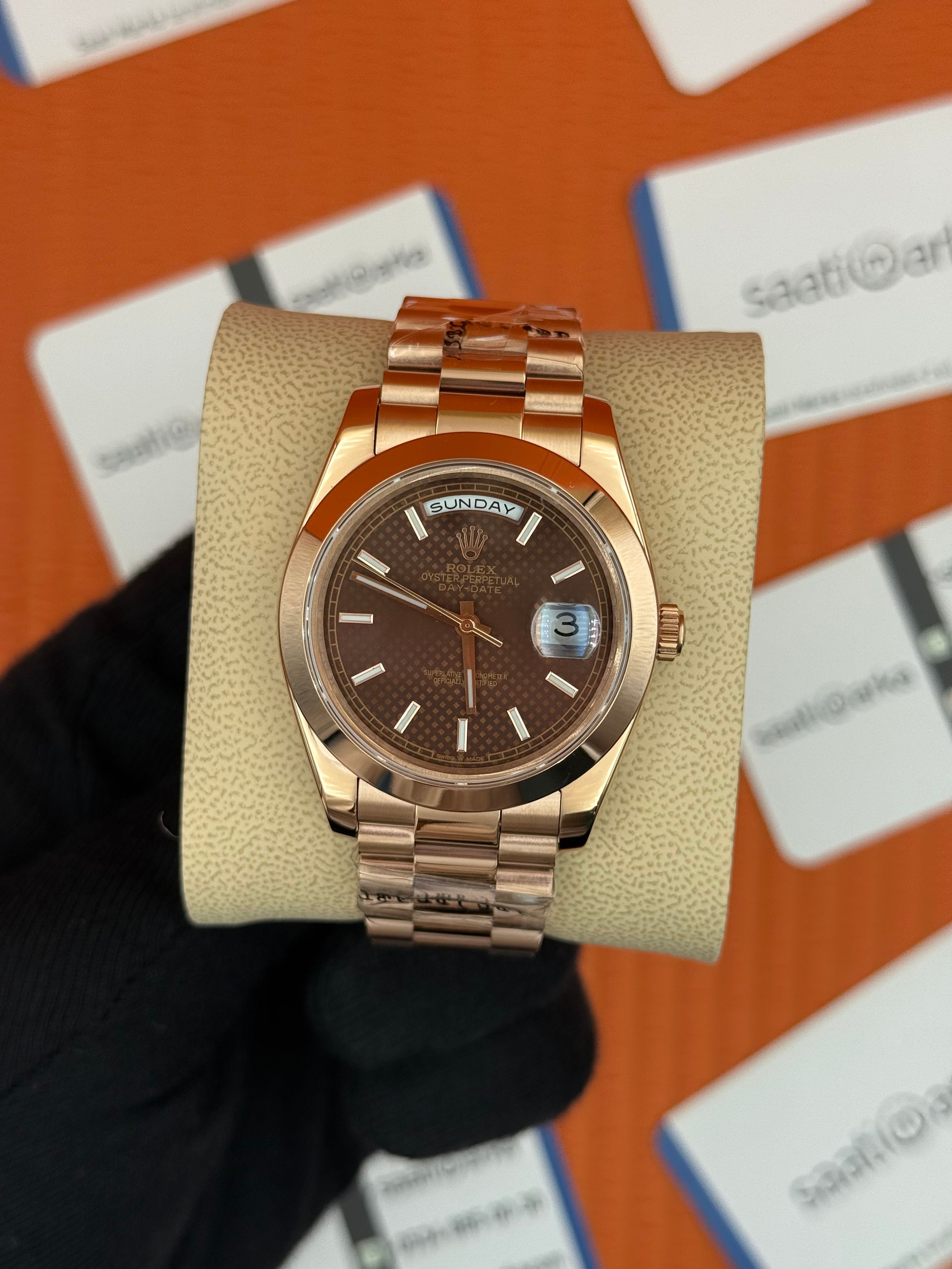 ROLEX Day Date kahverengi desenli kadran rose kasa-kordon oyster