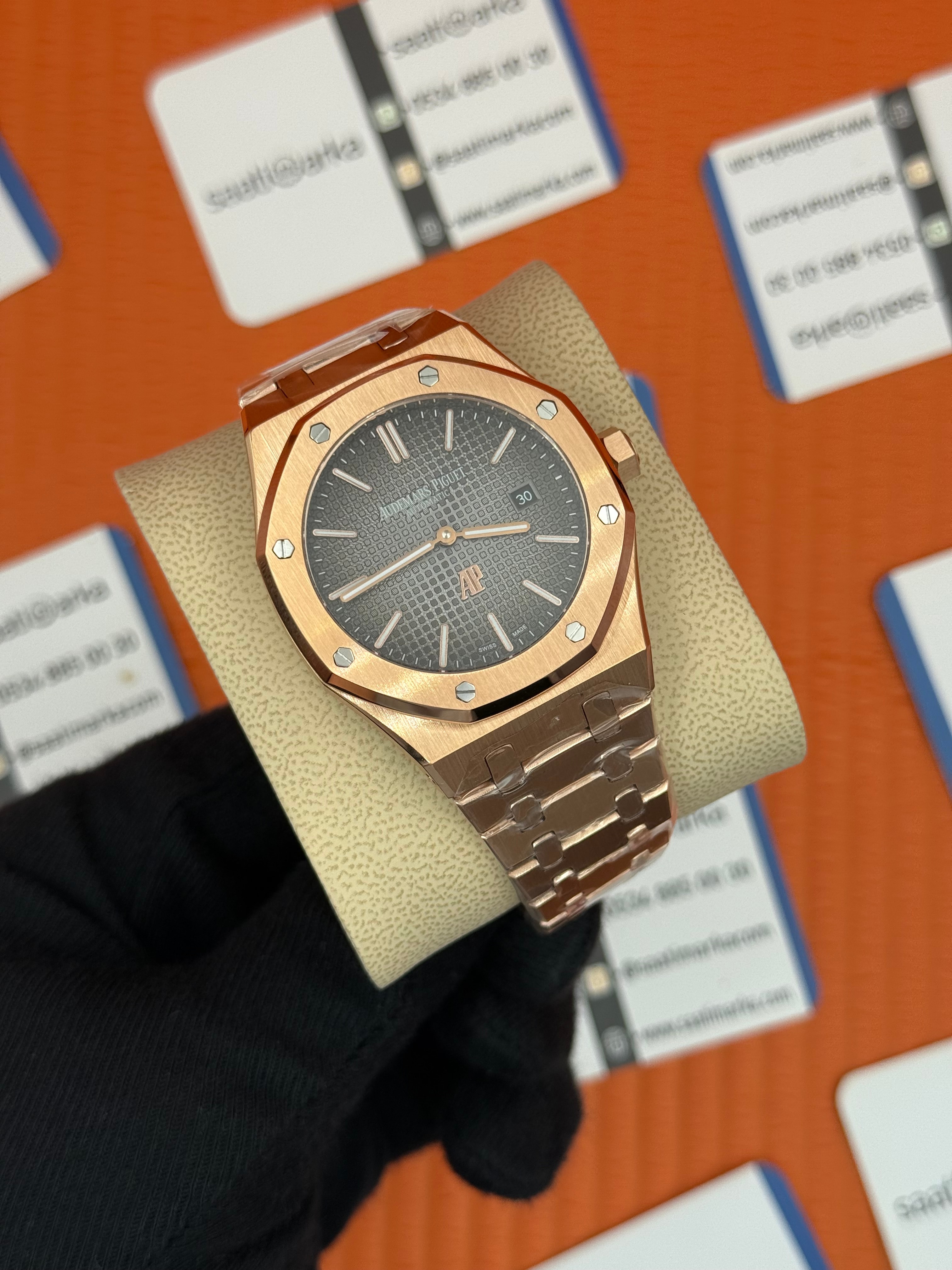 AUDEMARS PİGUET ROYAL OAK DUMAN GRİ KADRAN ROSE KASA KORDON OTOMATİK MEKANİZMA