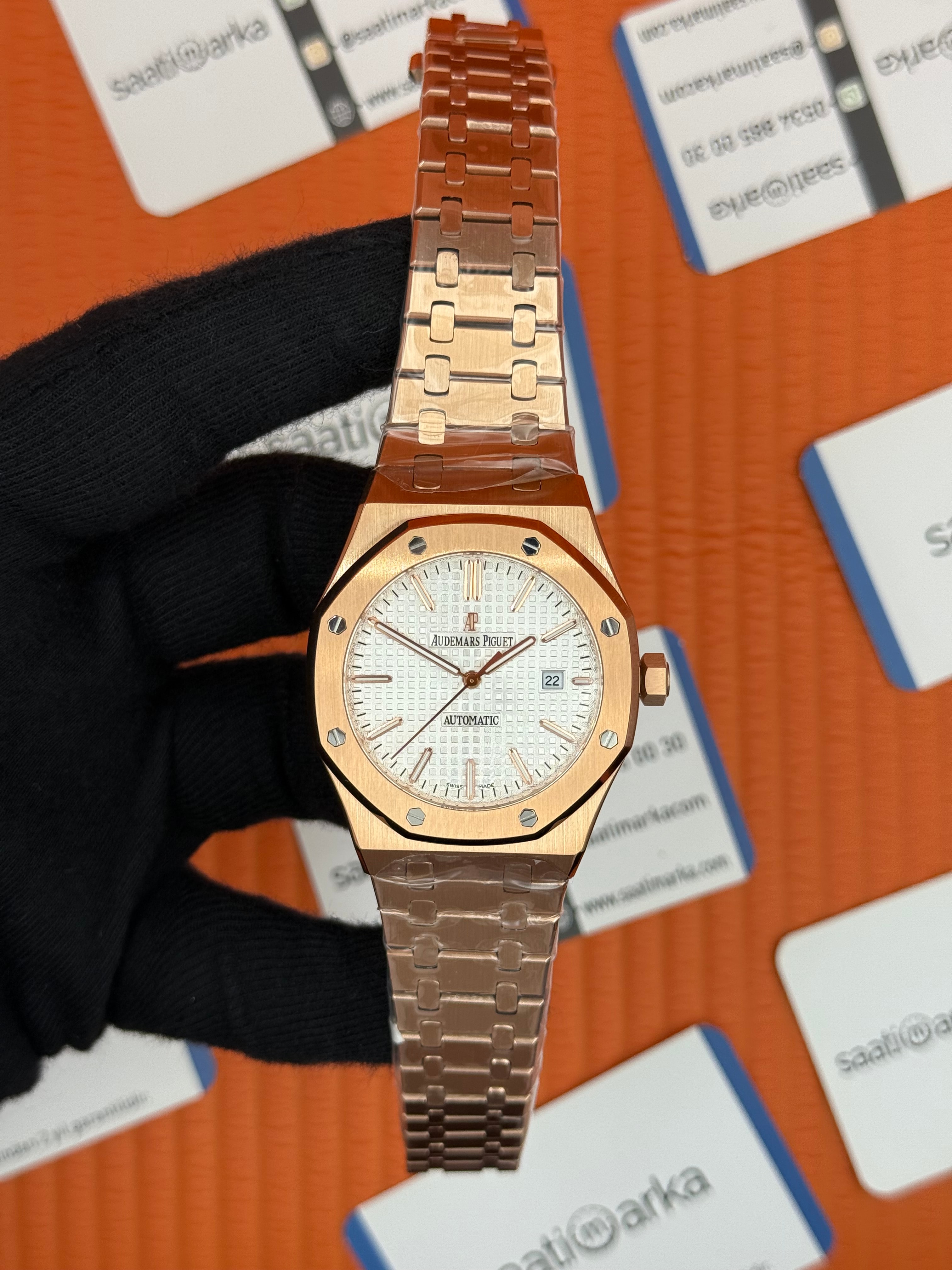AUDEMARS PİGUET ROYAL OAK BEYAZ KADRAN ROSE KASA KORDON  OTOMATİK MEKANİZMA
