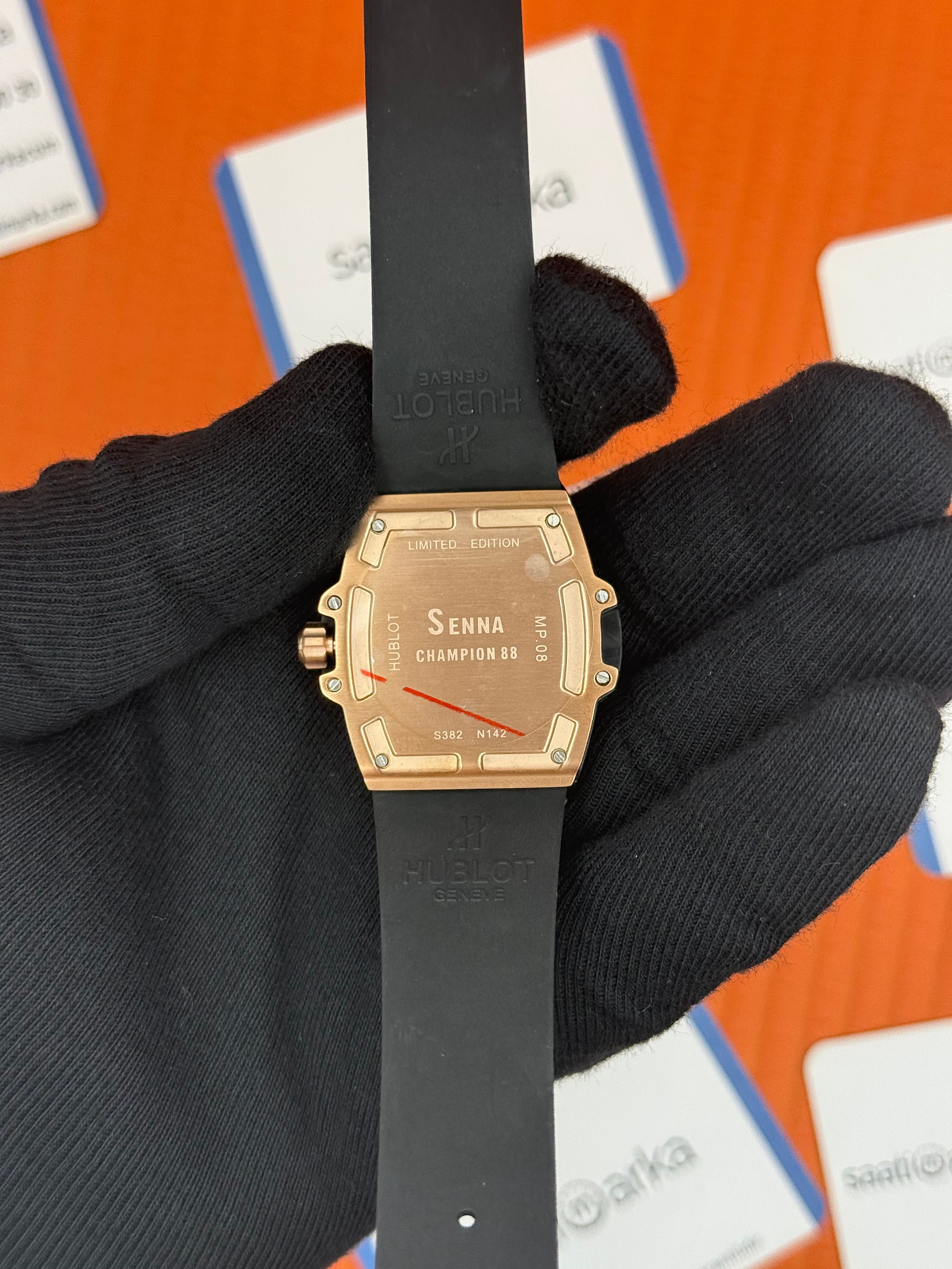 HUBLOT taşlı bezel rose kasa siyah kadran siyah kauçuk kordon kadın kol saati