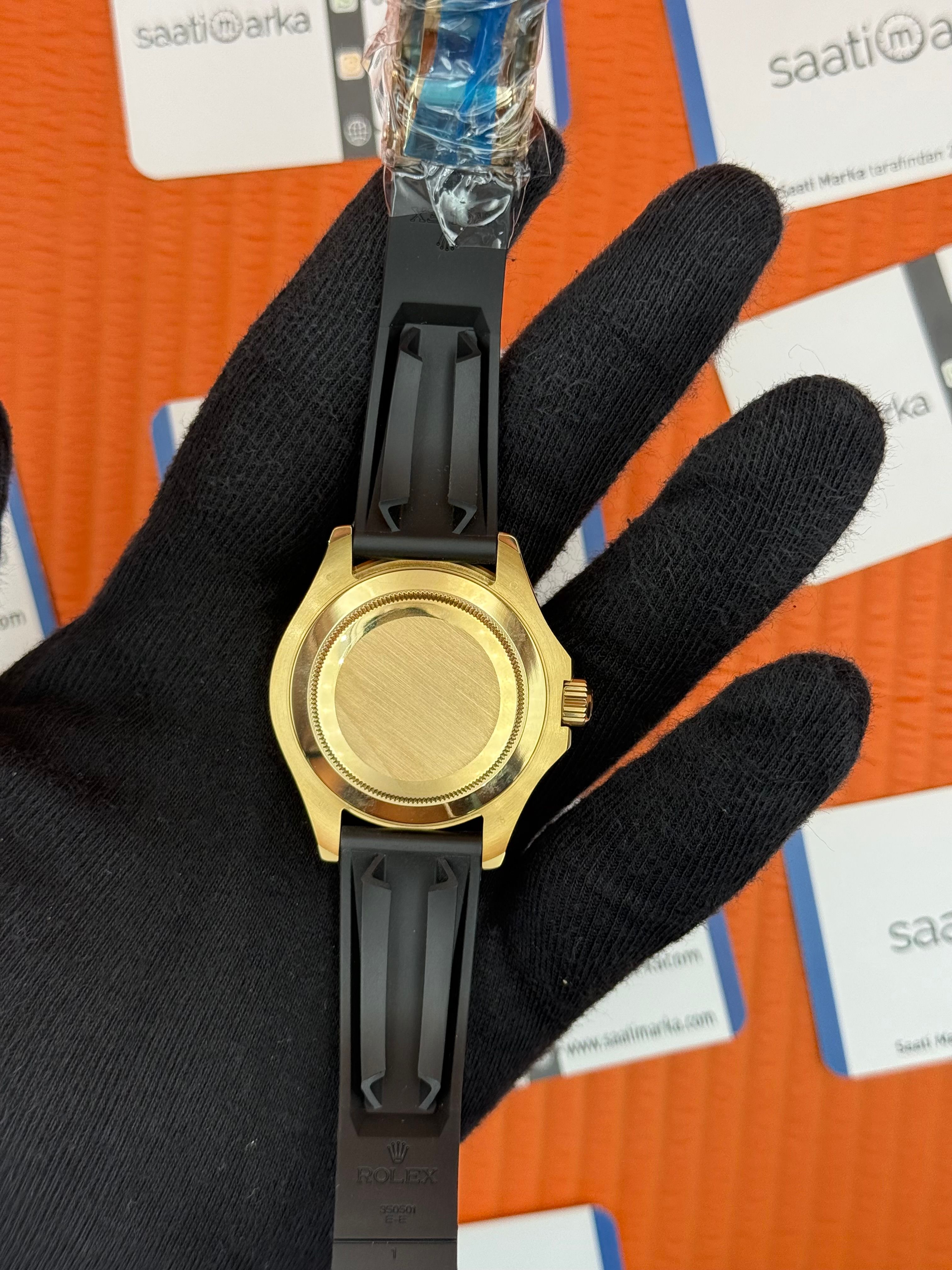 ROLEX Yacht Master black dial gold kasa siyah kauçuk kordon