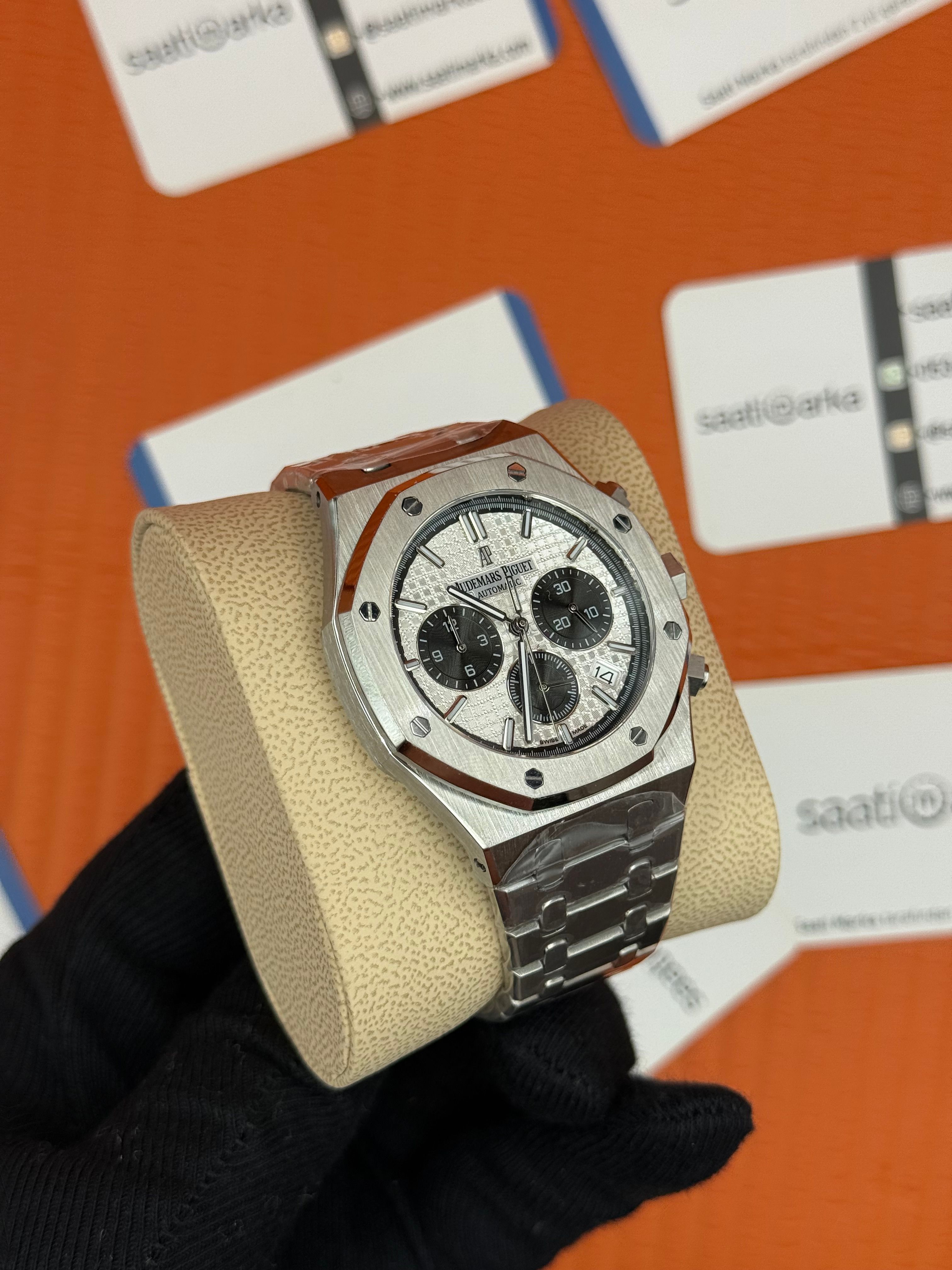 AUDEMARS PİGUET ROYAL OAK SİLVER KASA KORDON BEYAZ KADRAN