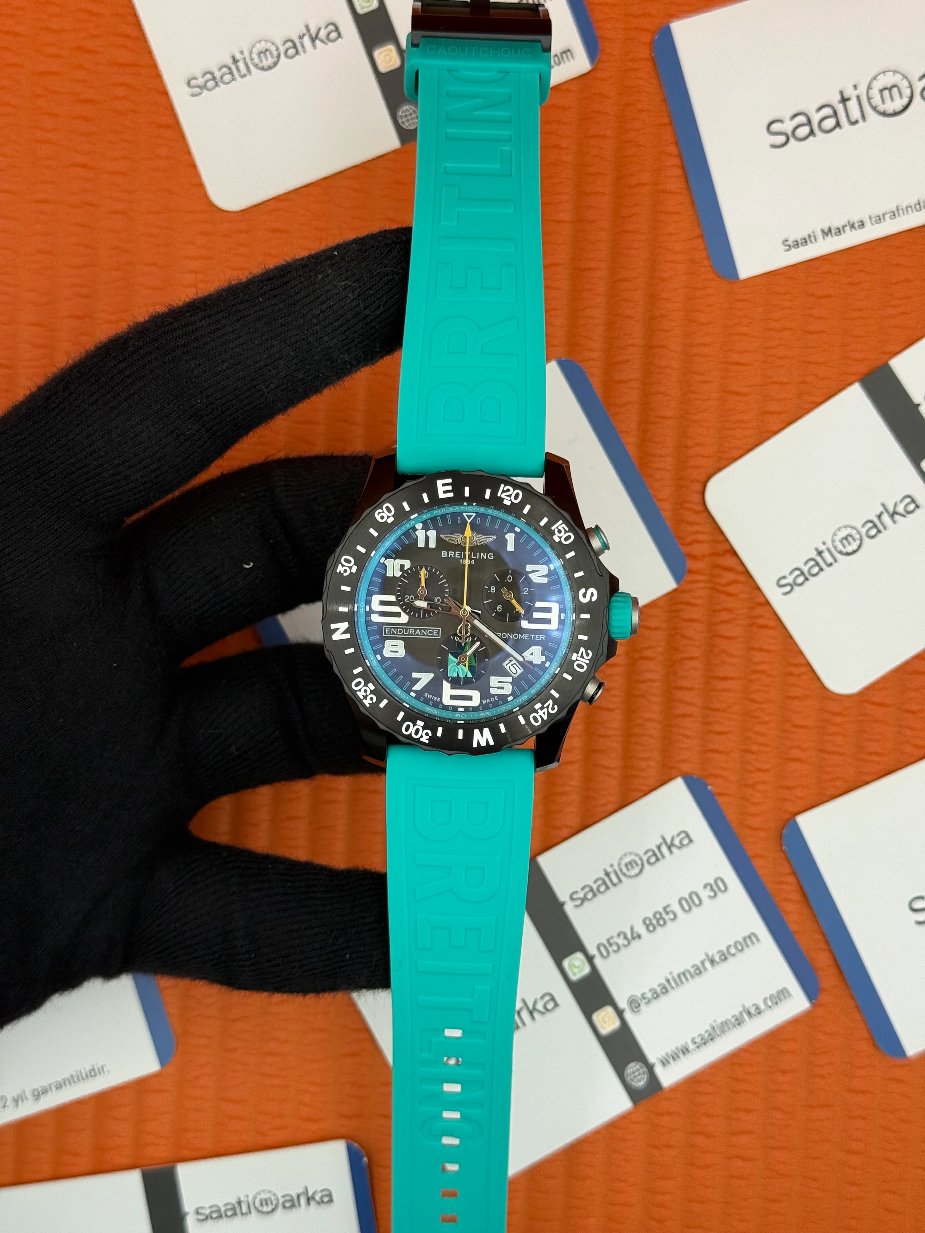 BREITLING Endurance turkuaz kauçuk kordon siyah kadran çelik kasa