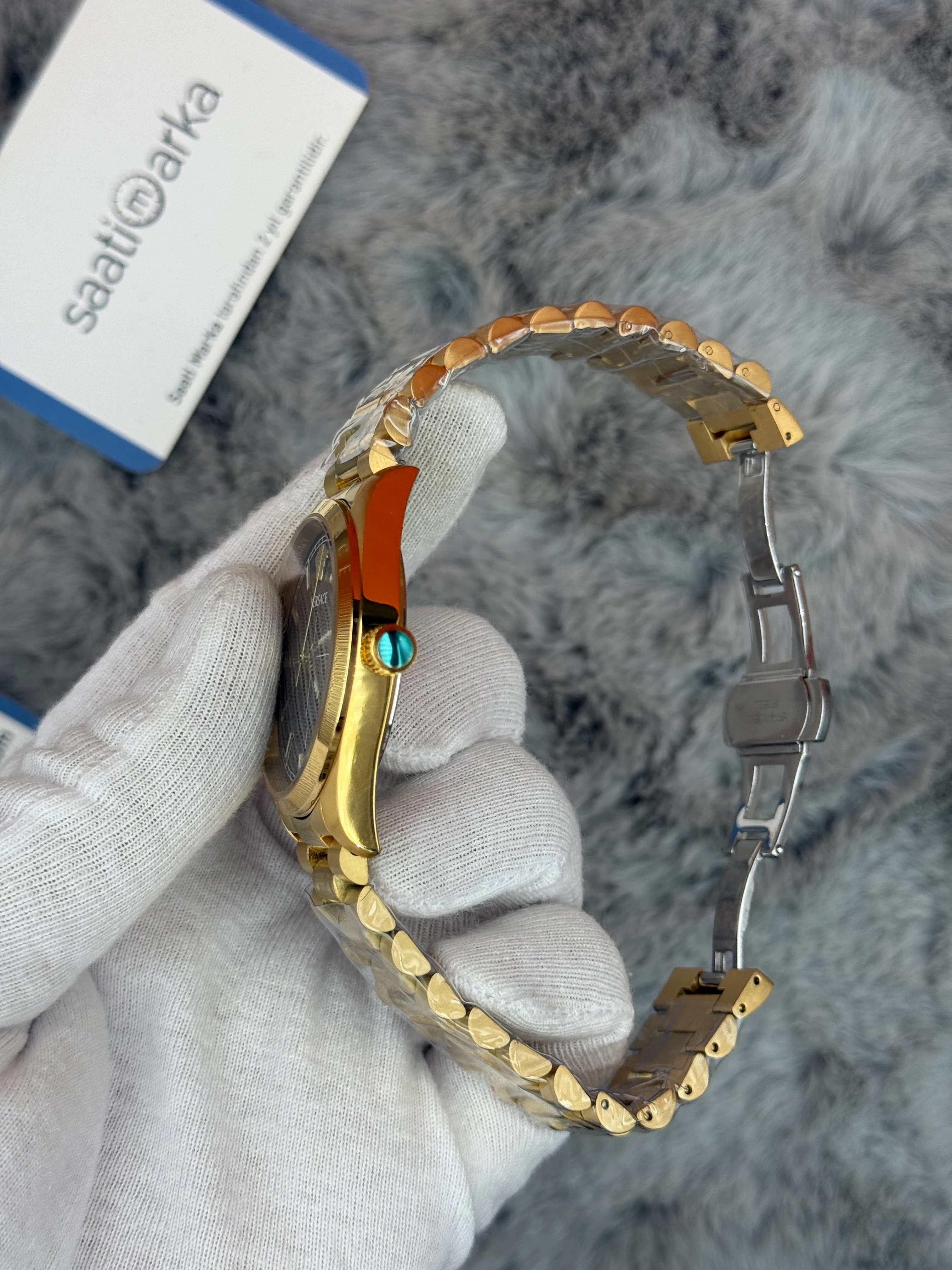 VERSACE 40MM SİYAH KADRAN GOLD KASA KORDON ERKEK KOL SAATİ