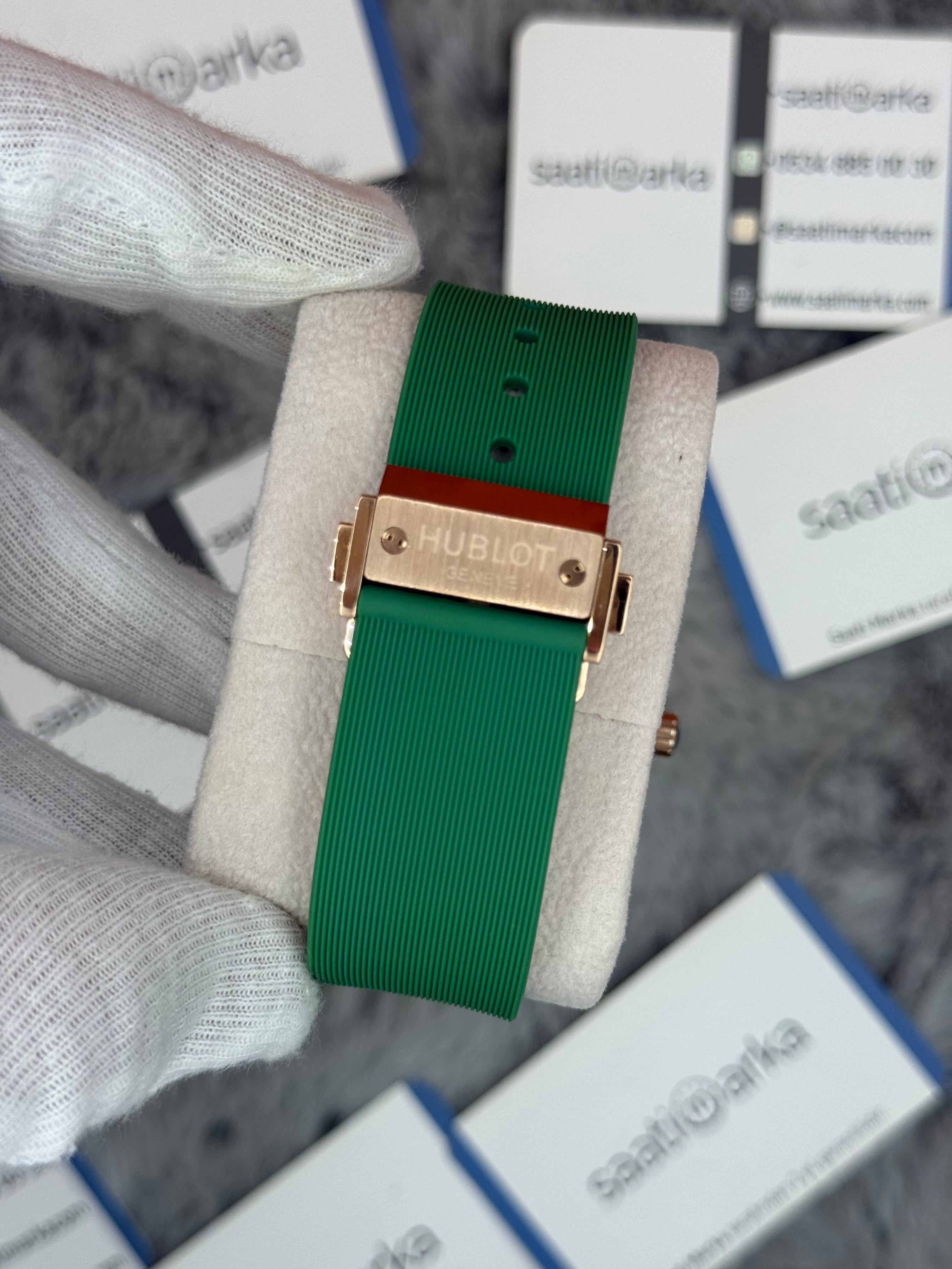 HUBLOT vendome 41mm rose kasa yeşil kadran yeşil kauçuk kordon erkek kol saati