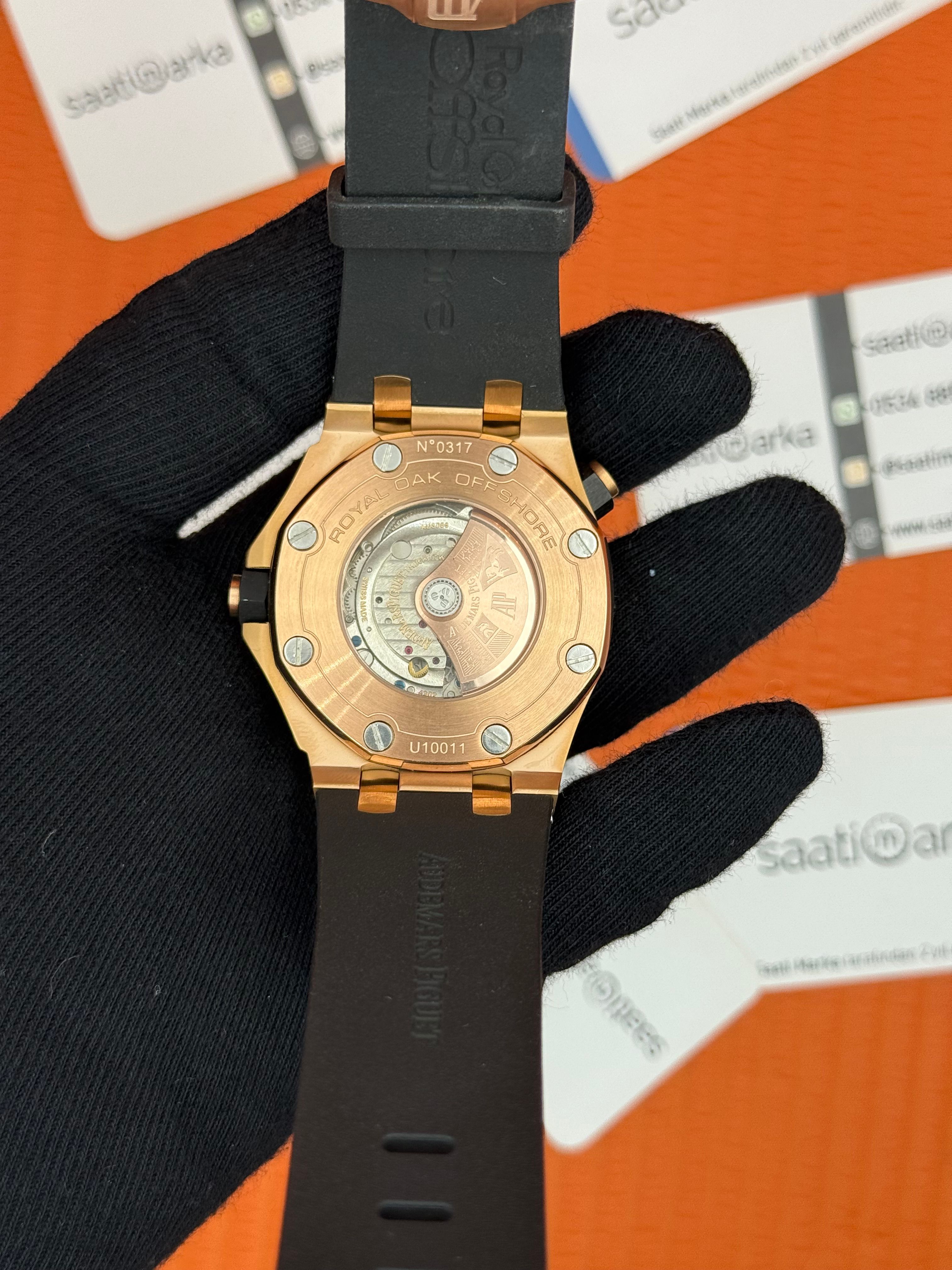 AUDEMARS PİGUET ROYAL OAK SİYAH KAUÇUK KORDON ROSE KASA SİYAH KADRAN
