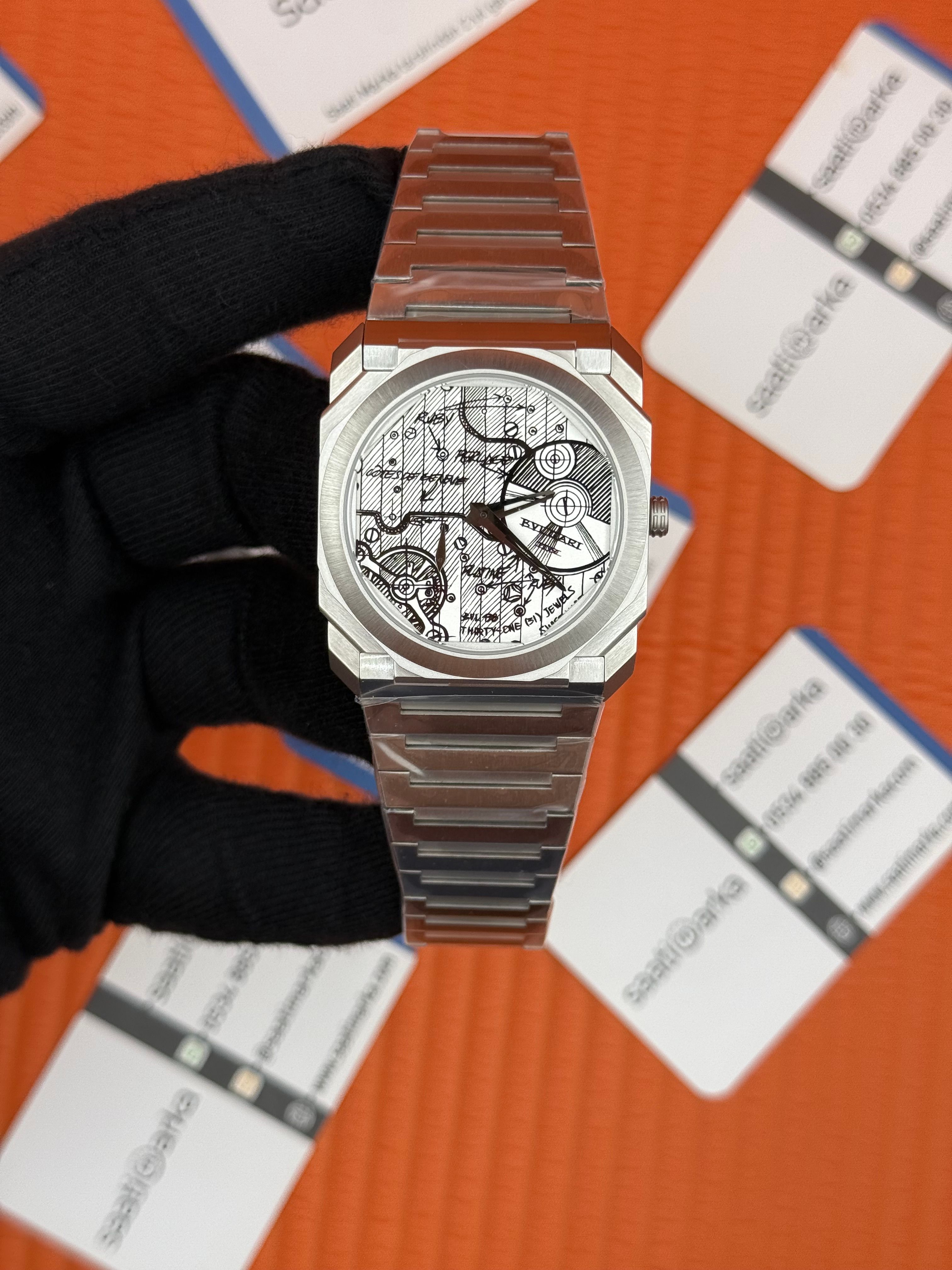 BVLGARİ FİNİSSİMO OCTO İNCE KASA ERKEK KOL SAATİ