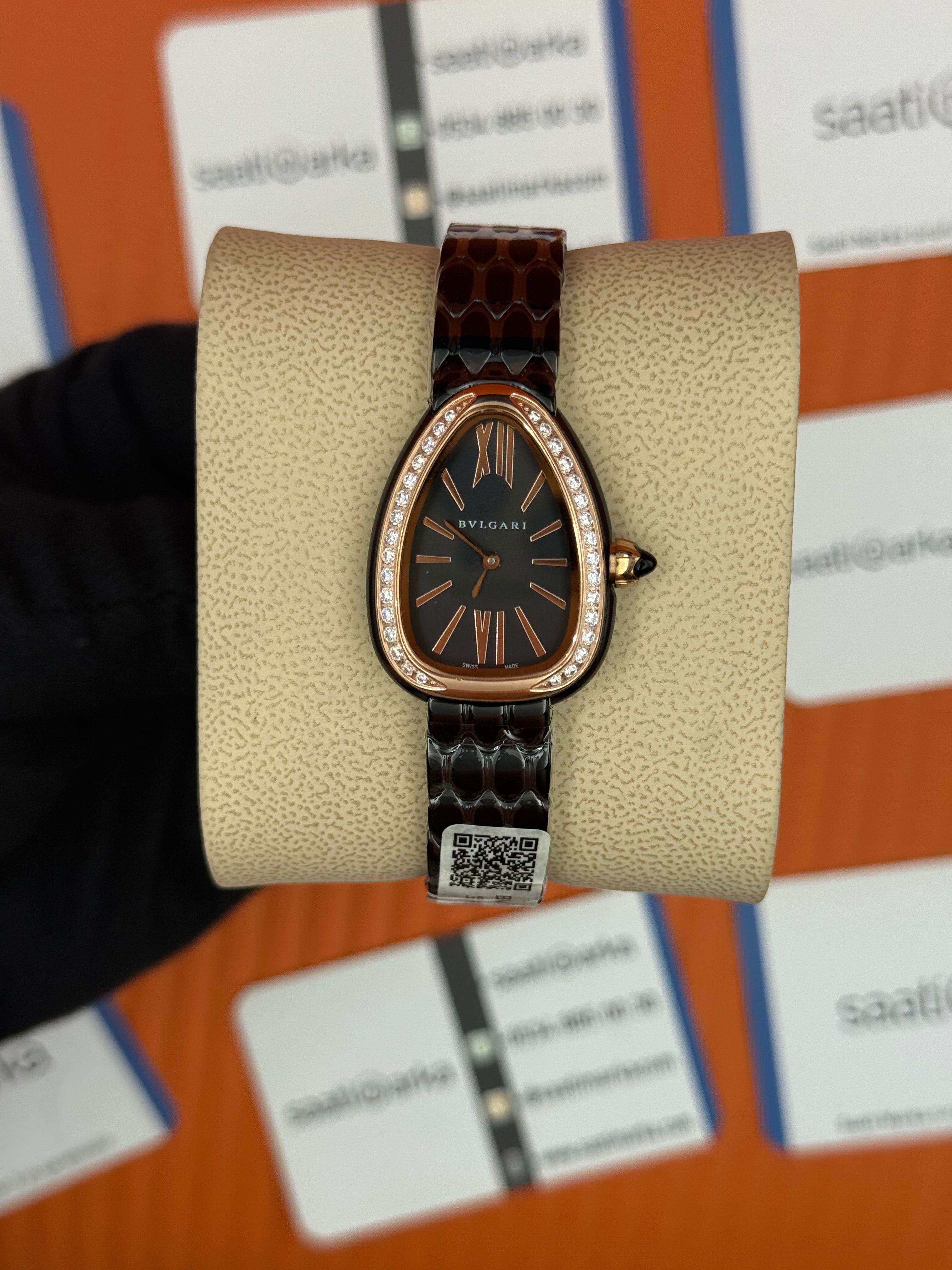 BVLGARİ serpenti seduttori taşlı bezel siyah kadran siyah kasa kordon kadın kol saati