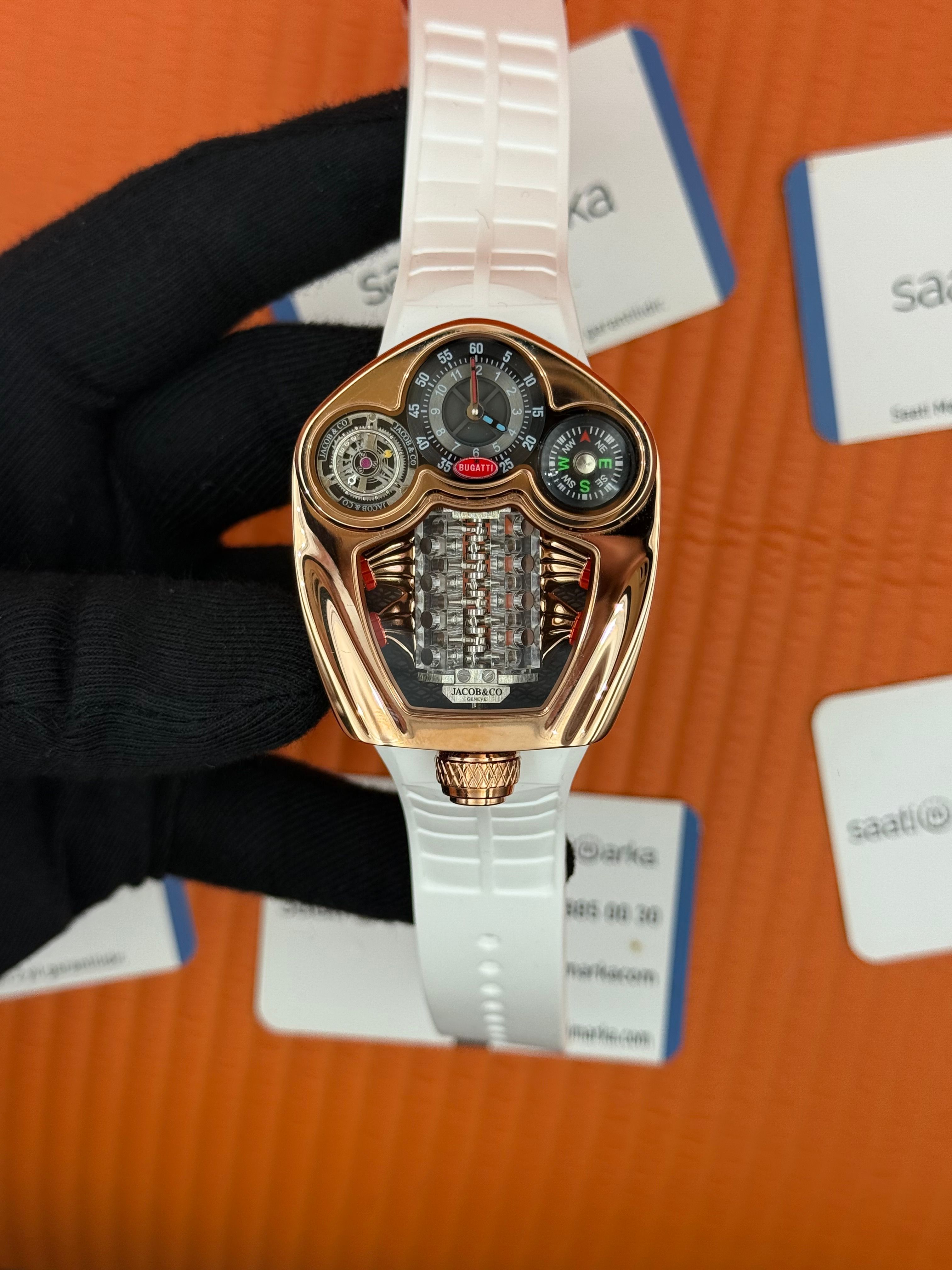 JACOB&CO BUGATTI turbillon kadran beyaz kauçuk kordon rose kasa 