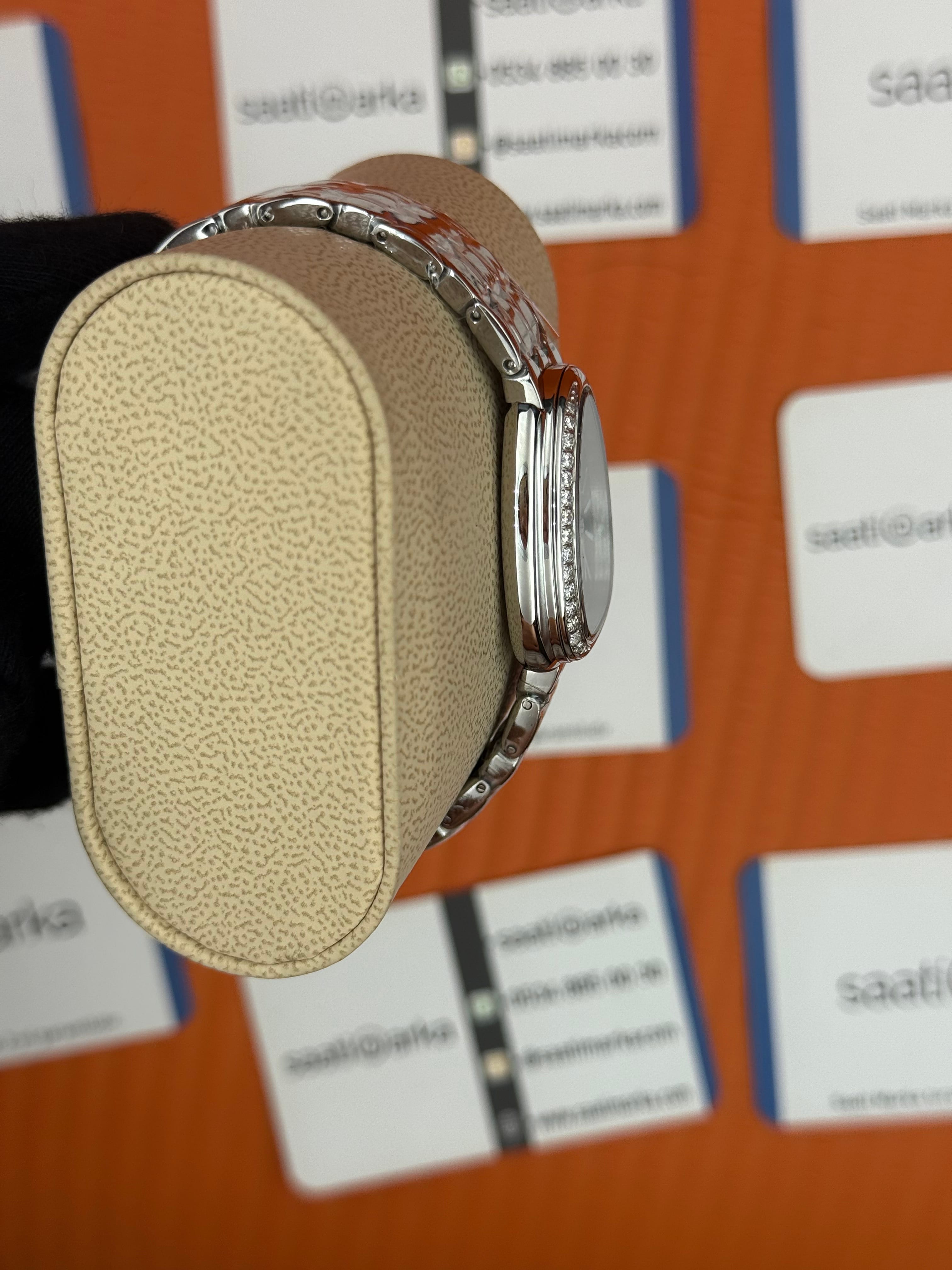 BVLGARİ serpenti seduttori taşlı bezel siyah kadran silver kasa kordon kadın kol saati