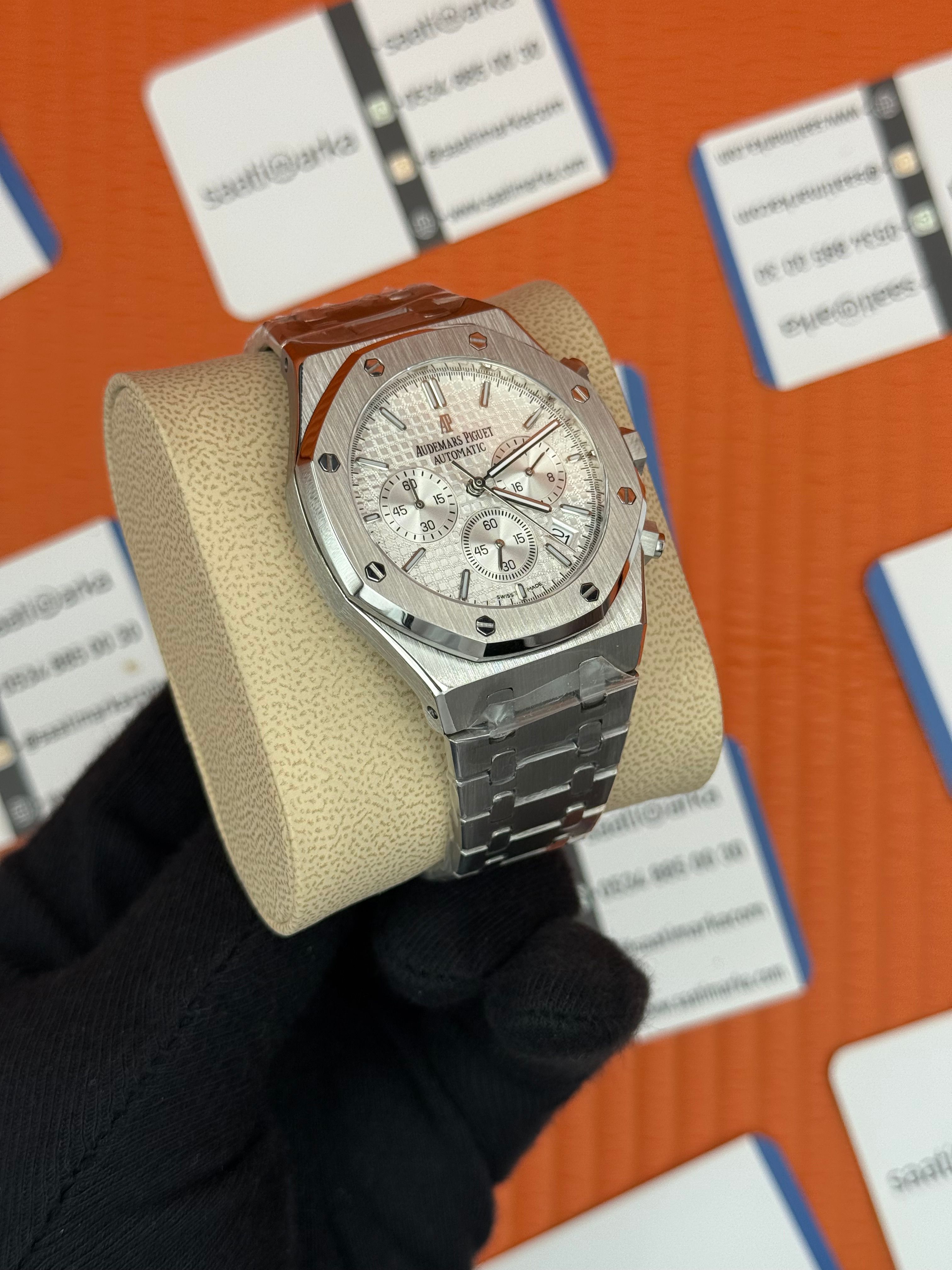 AUDEMARS PİGUET ROYAL OAK CHRONOGRAPH BEYAZ KADRAN SİLVER KASA-KORDON 