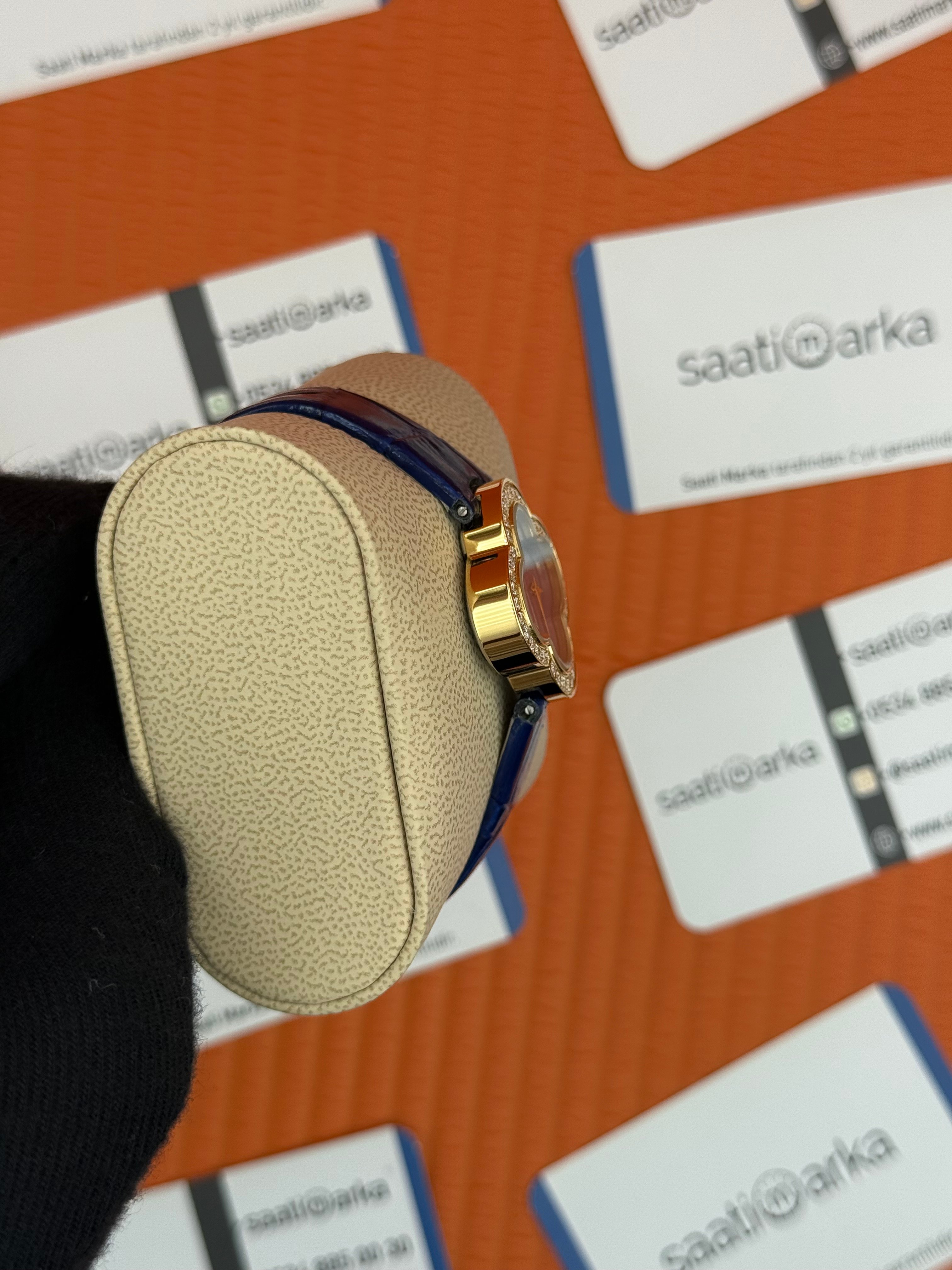 VAN CLEEF lacivert kadran lacivert deri kordon gold kasa taşlı bezel kadın kol saati