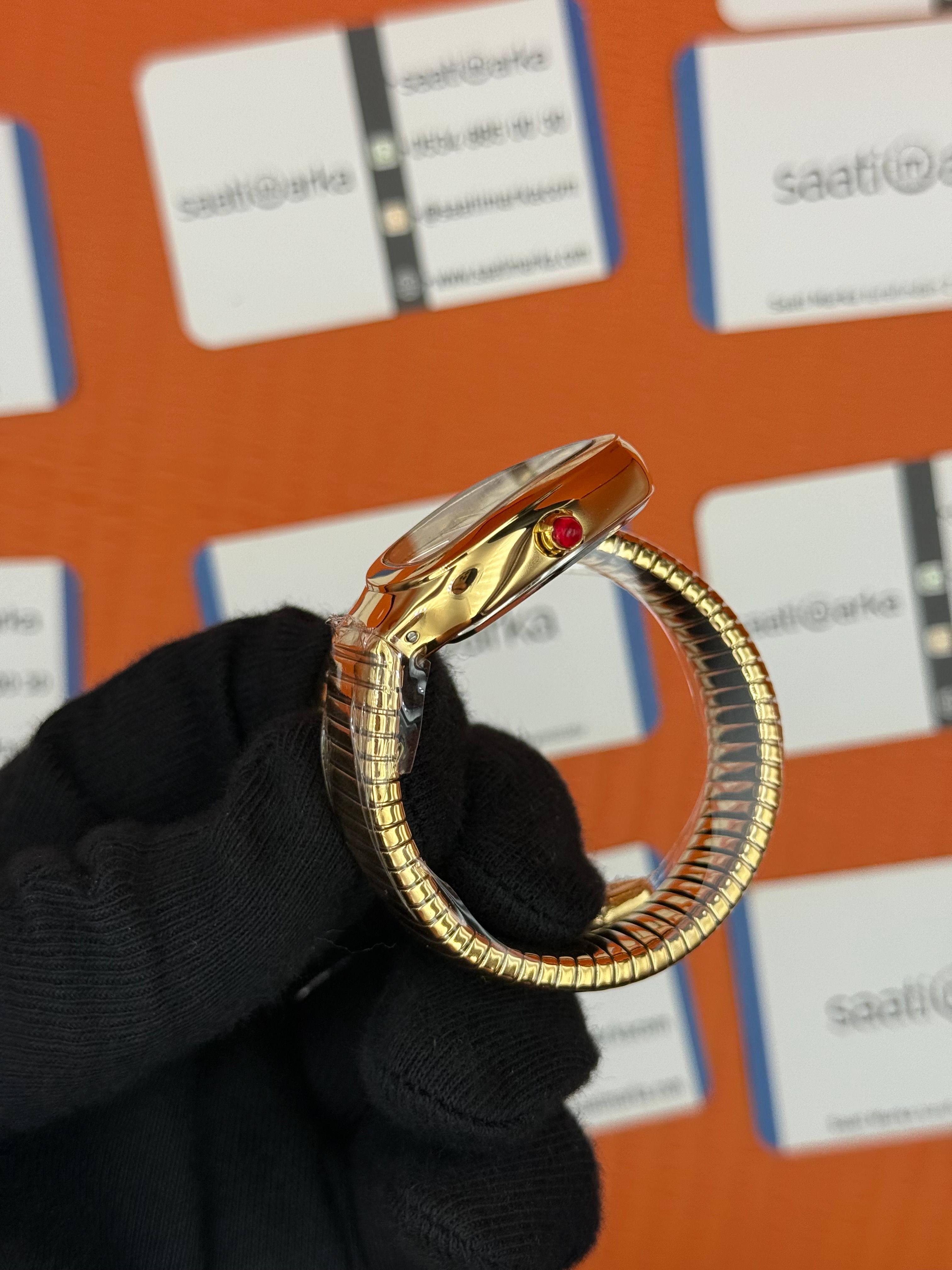 BVLGARİ serpenti tek sarma gold kordon beyaz kadran kadın kol saati