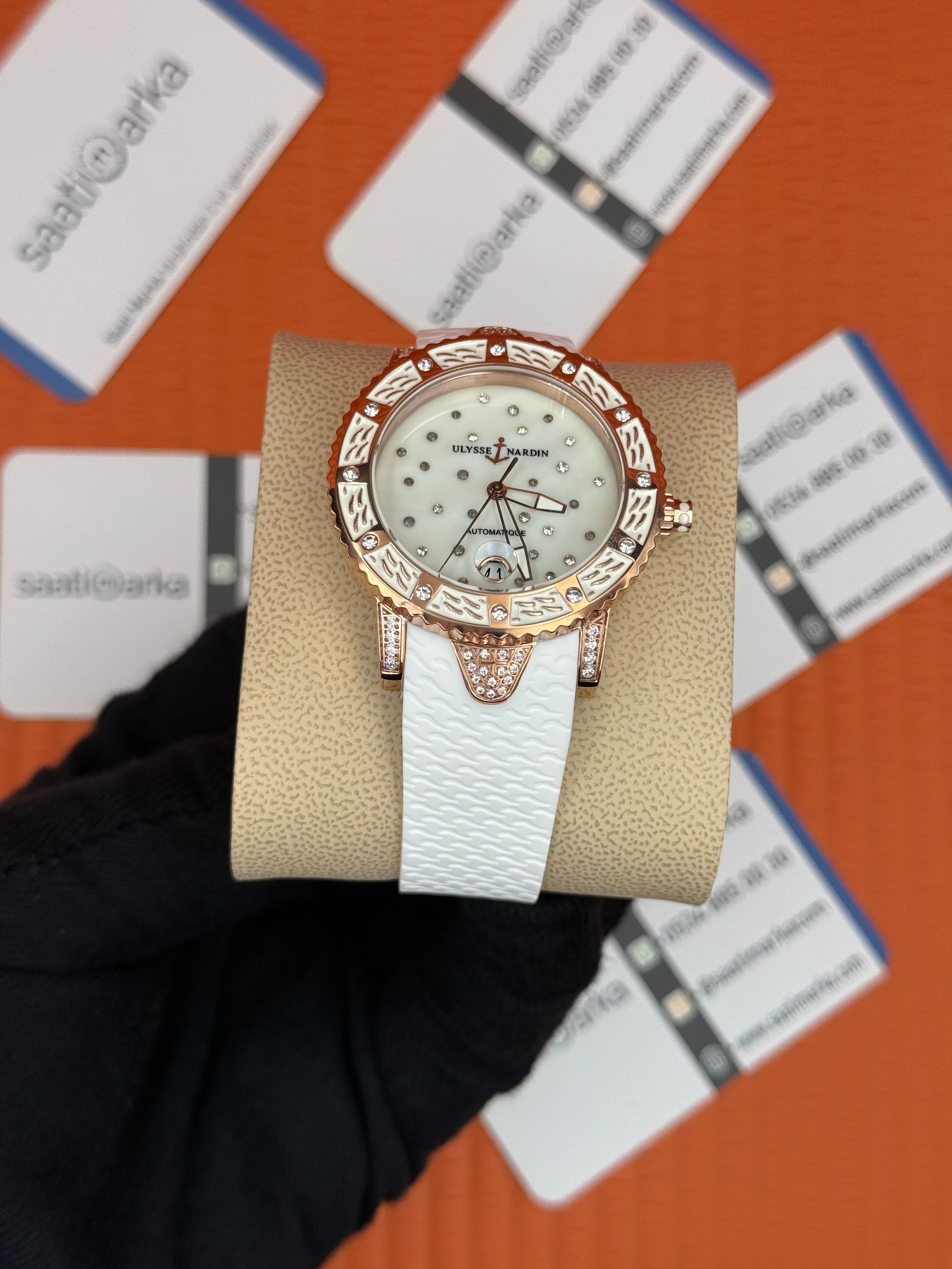 ULYSSE NARDİN ROSE TAŞLI KASA BEYAZ KORDON 