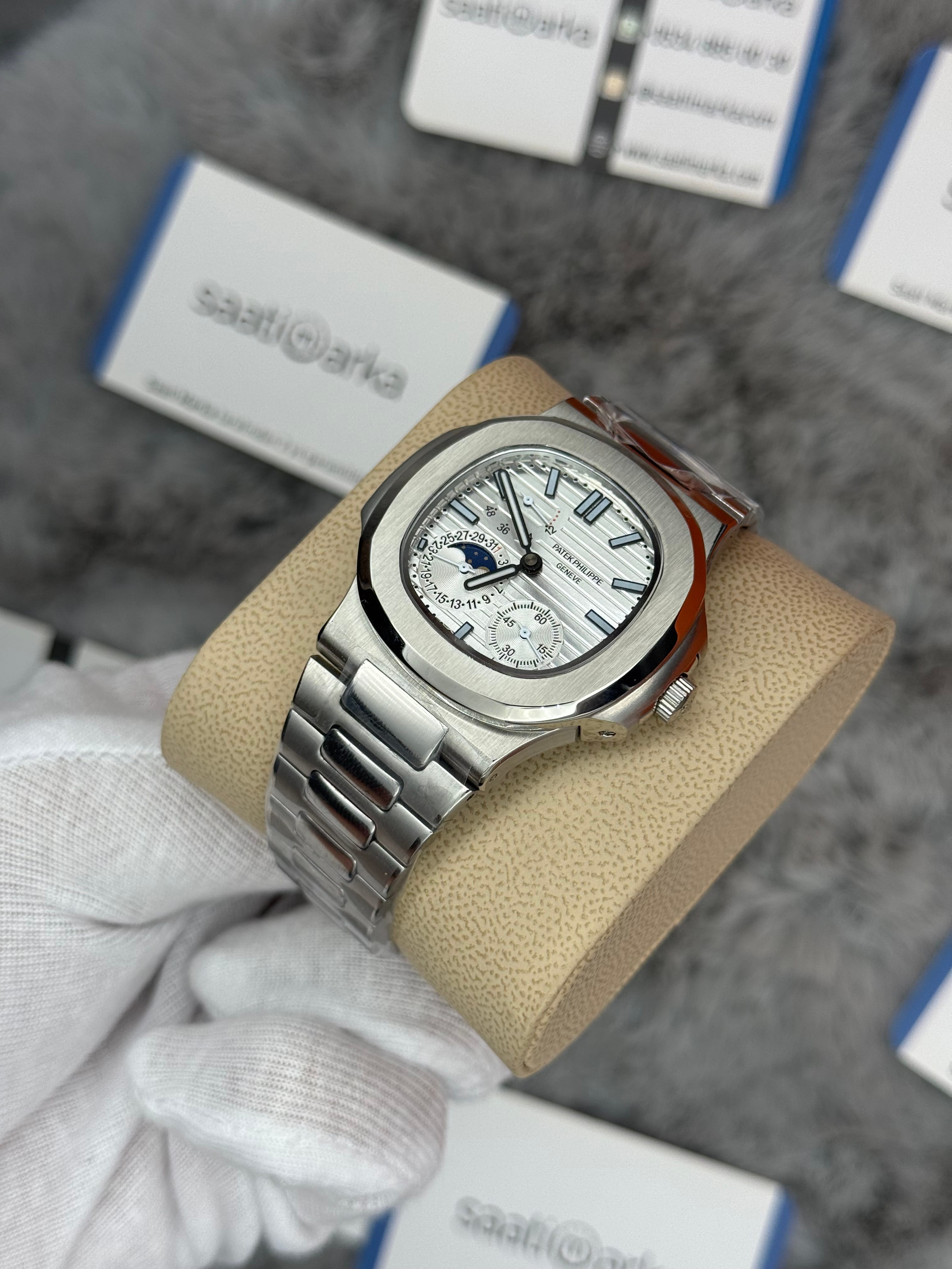 PATEK PHİLİPPE nautilus moontphase 5712 beyaz kadran silver kasa kordon 40mm erkek kol saati