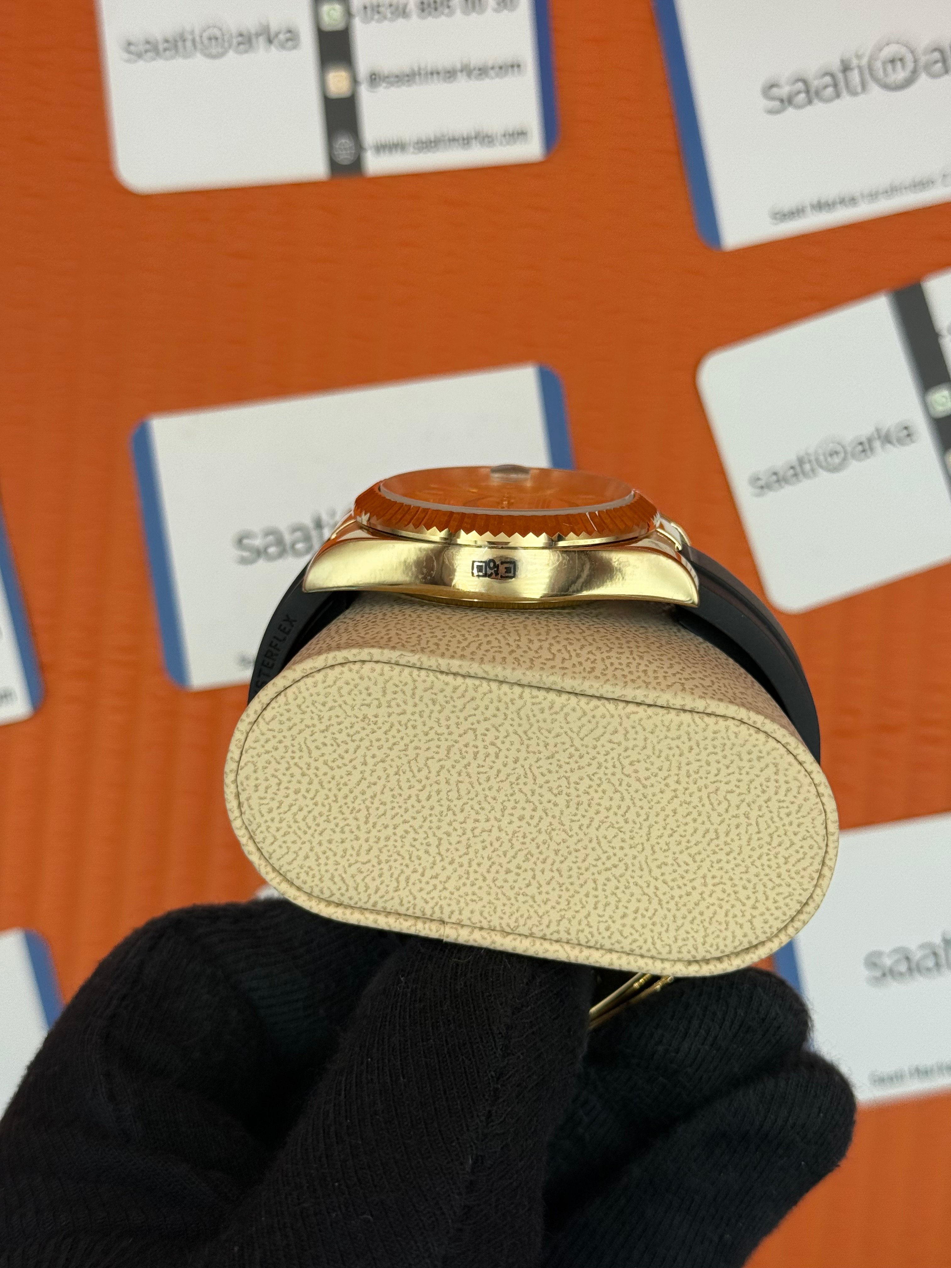 ROLEX Sky Dweller champagne dial gold kasa siyah kauçuk kordon