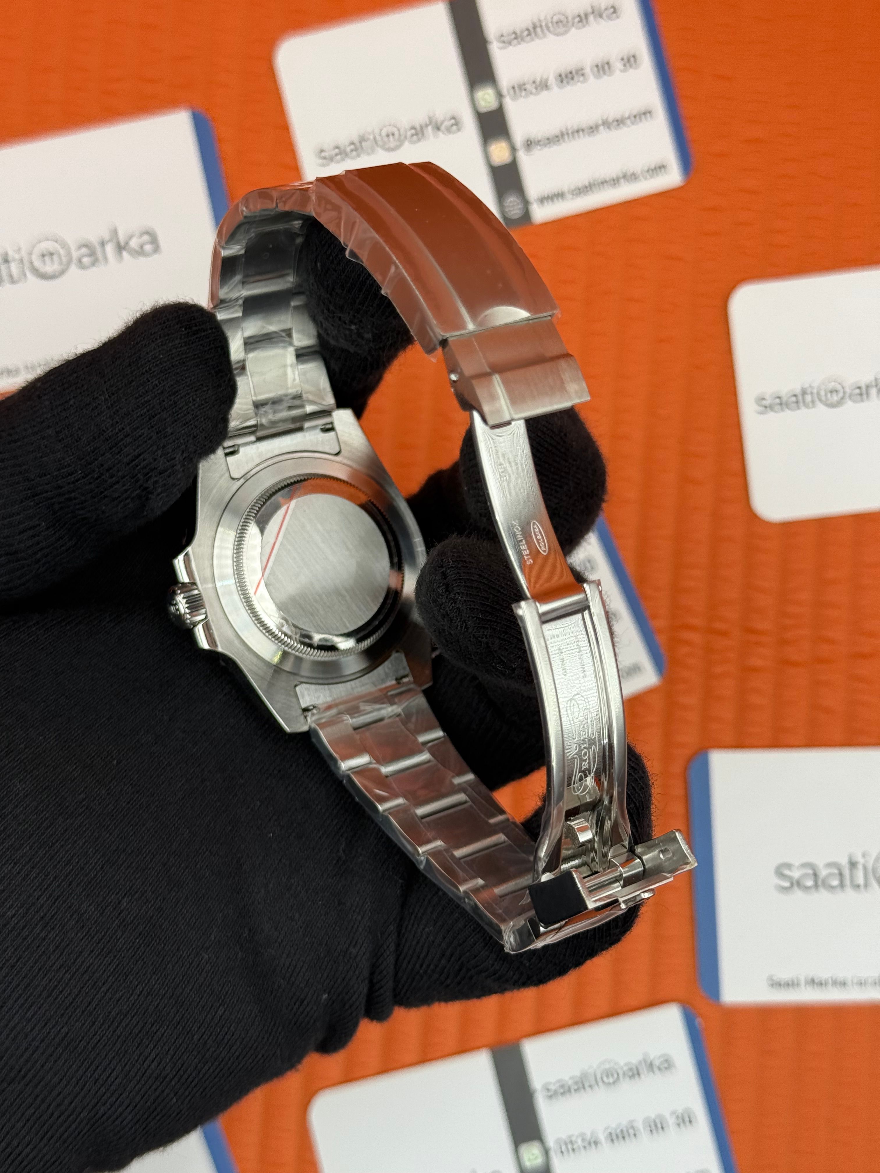 ROLEX Submariner hulk oyster perpetual date