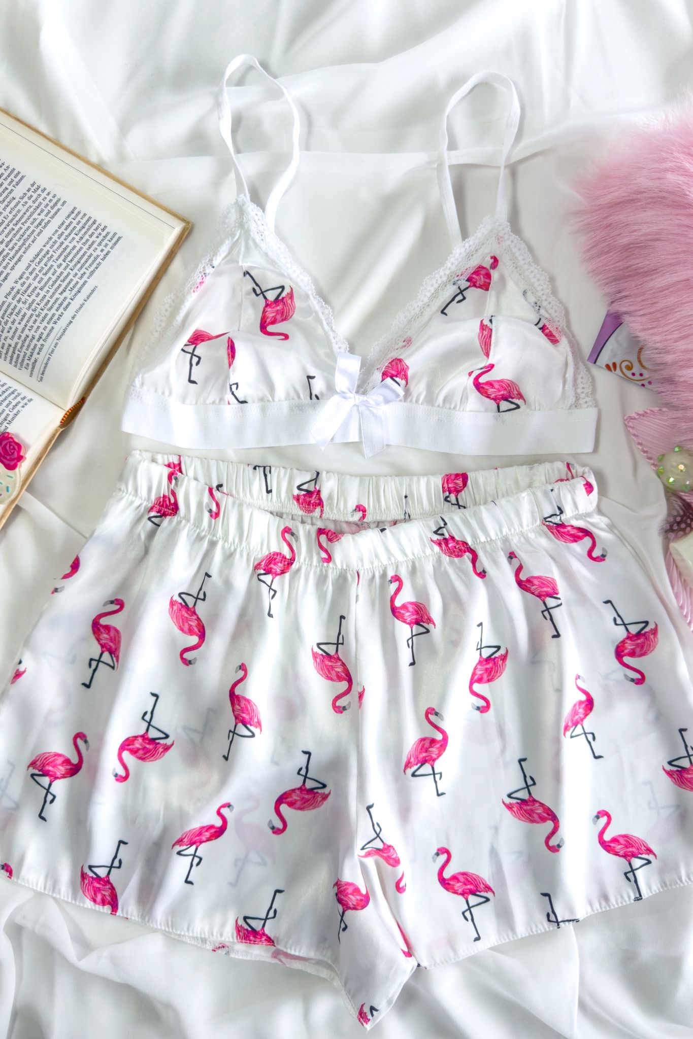 Saten Beyaz Flamingo Desenli Pijama Takımı