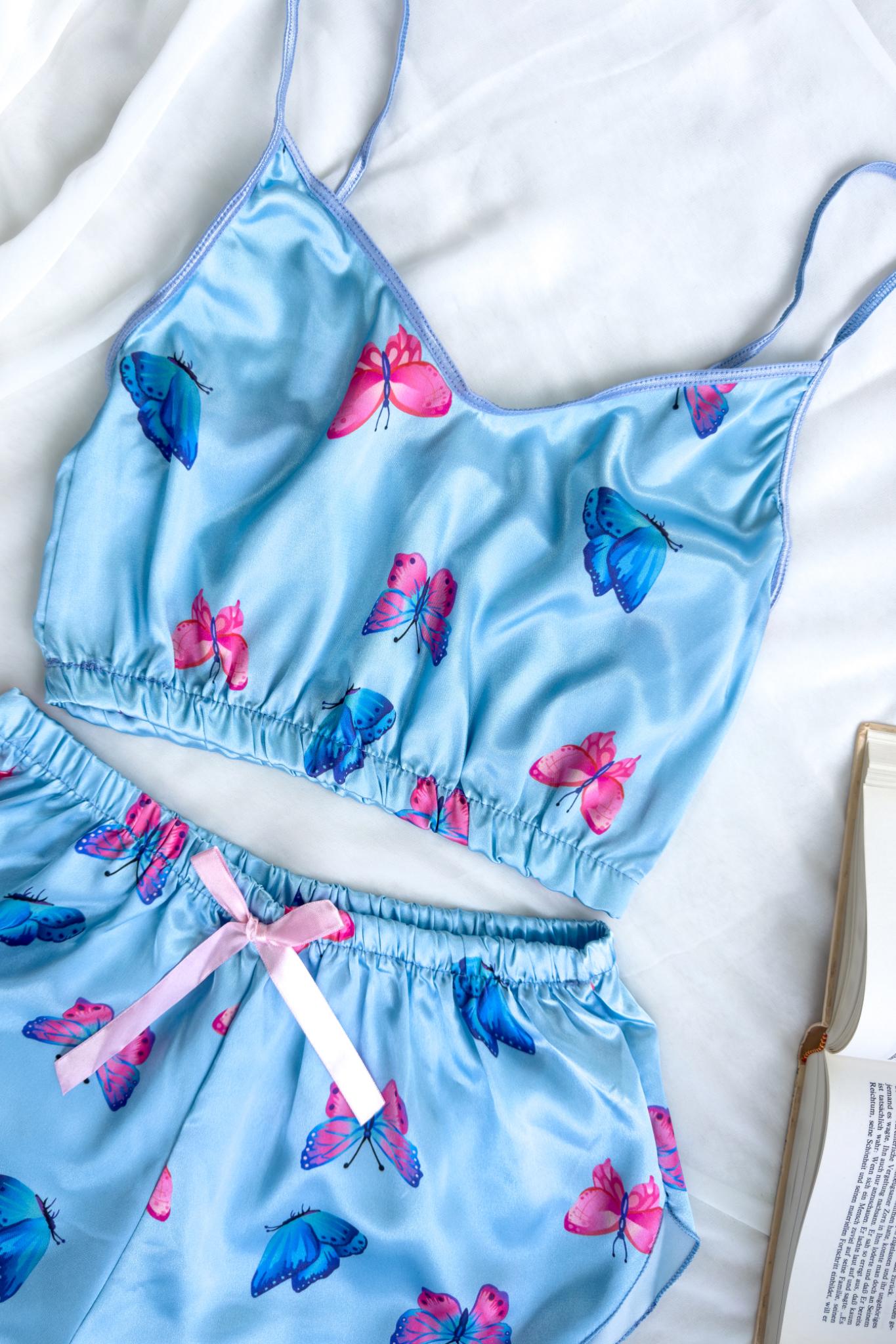 Kelebek Desenli Mavi Pijama Takımı