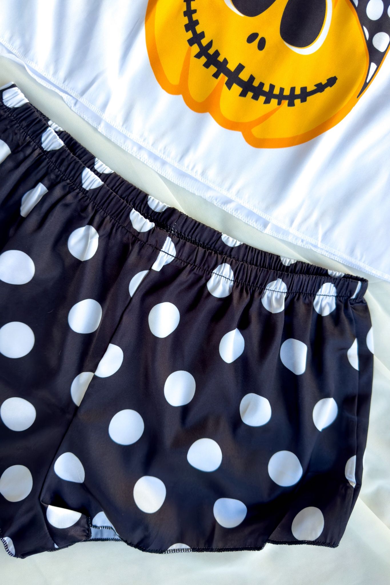 Saten Bal Kabağı Desenli Pijama Takımı
