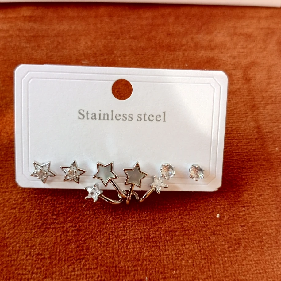 Çelik Taşlı Çoklu Küpe seti