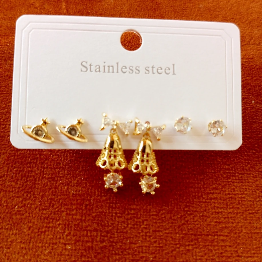 Çelik Çoklu küpe seti