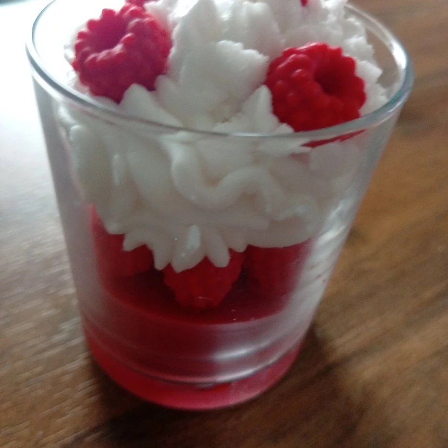 Kremalı Ahududu Mum