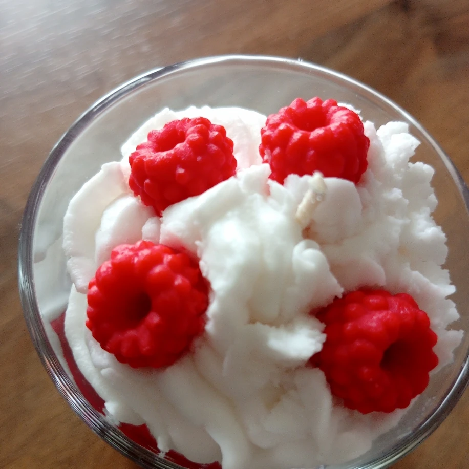 Kremalı Ahududu Mum