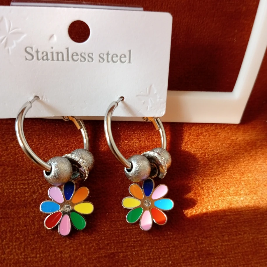 Çiçek Çelik küpe