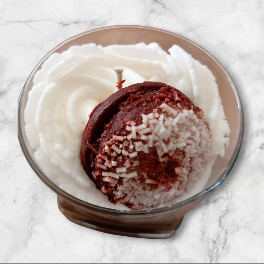 Eti puf kremalı bardak mum