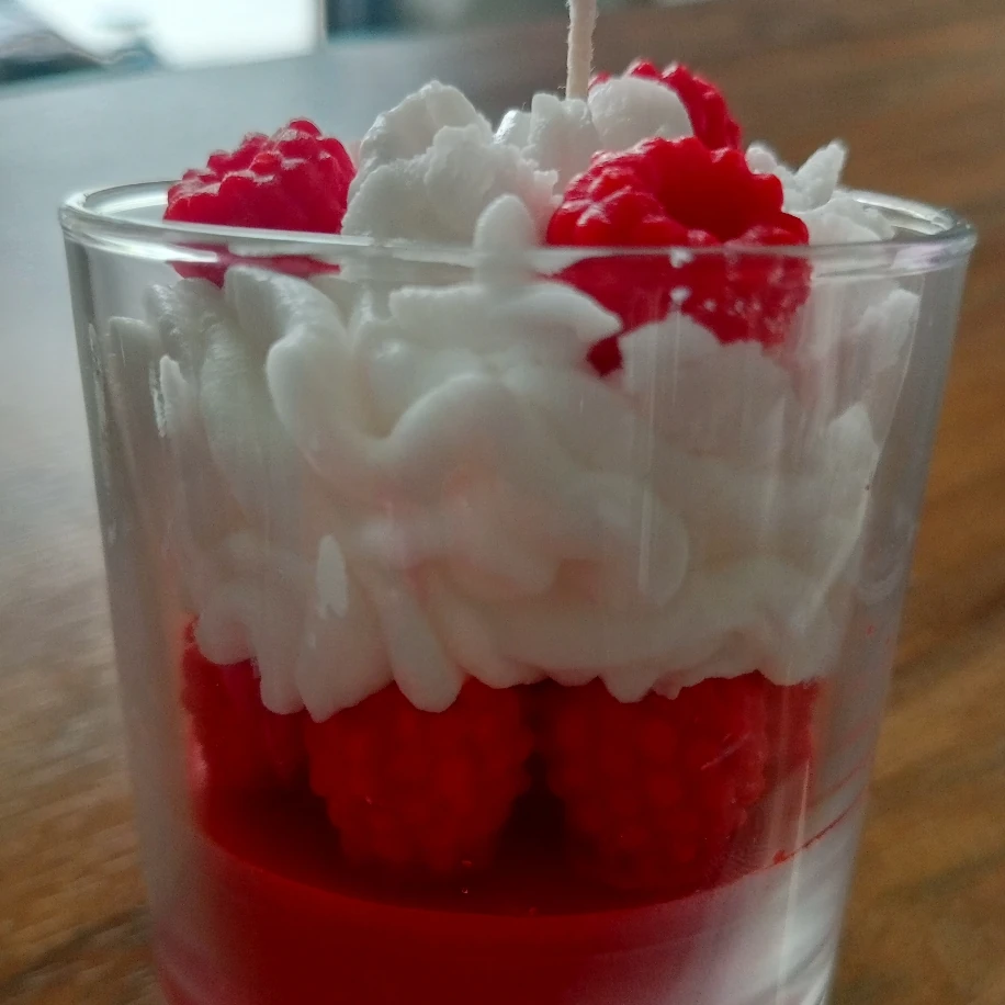 Kremalı Ahududu Mum