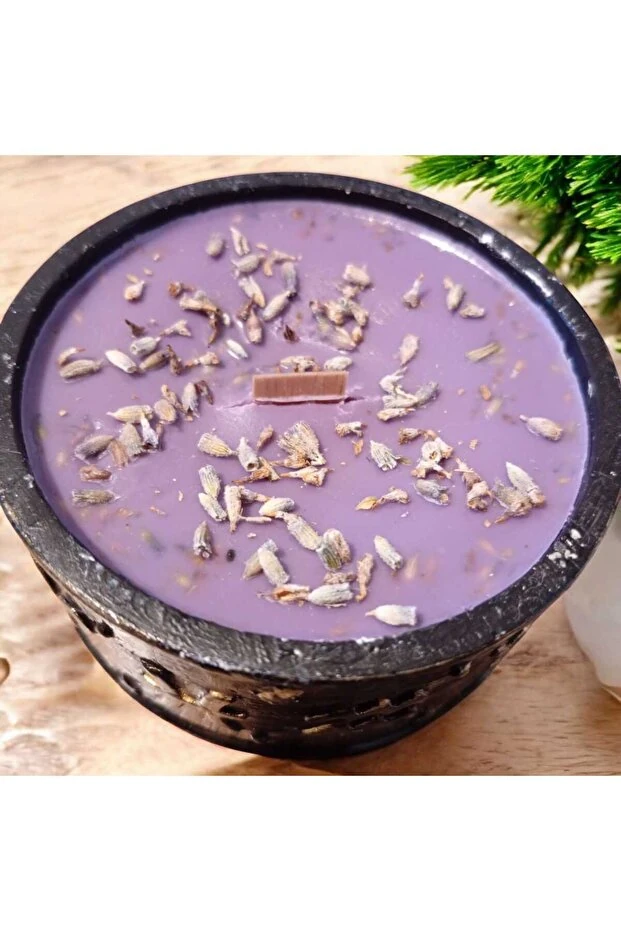 Arınma Huzur ve Ruhsal Dengeyi Desteklemek için Lavanta Kokulu Mum