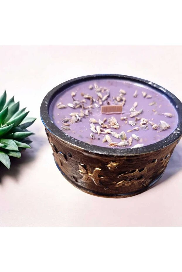 Arınma Huzur ve Ruhsal Dengeyi Desteklemek için Lavanta Kokulu Mum