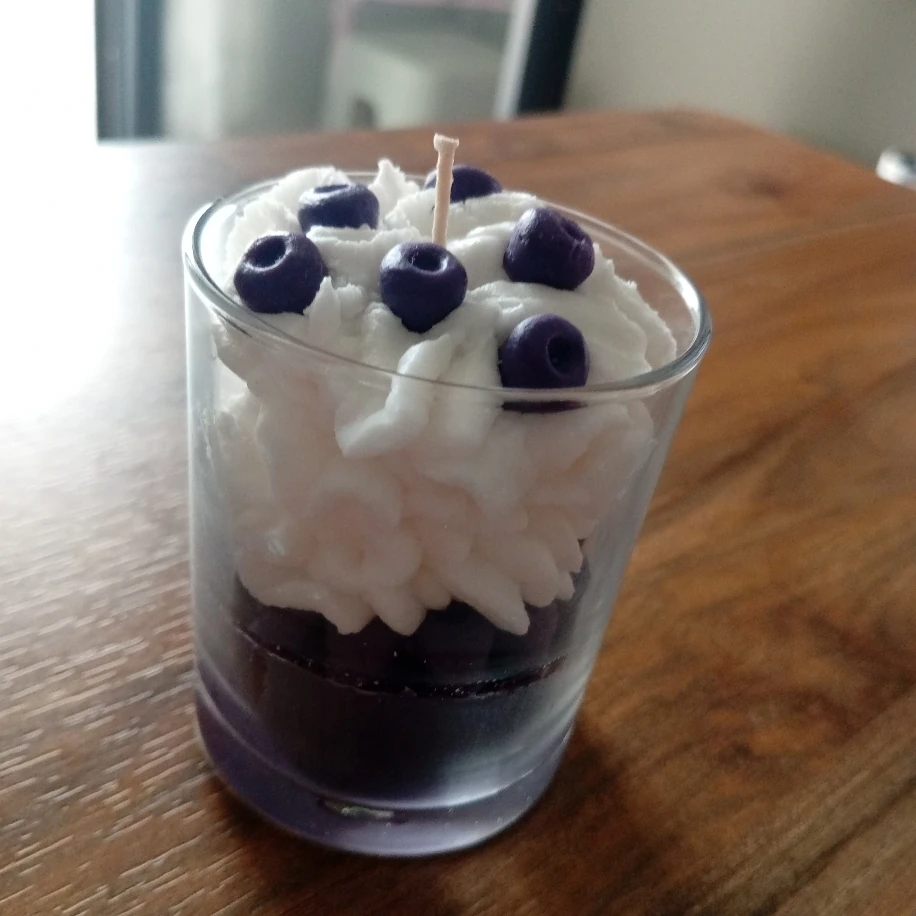 Kremalı Yabanmersini Mum