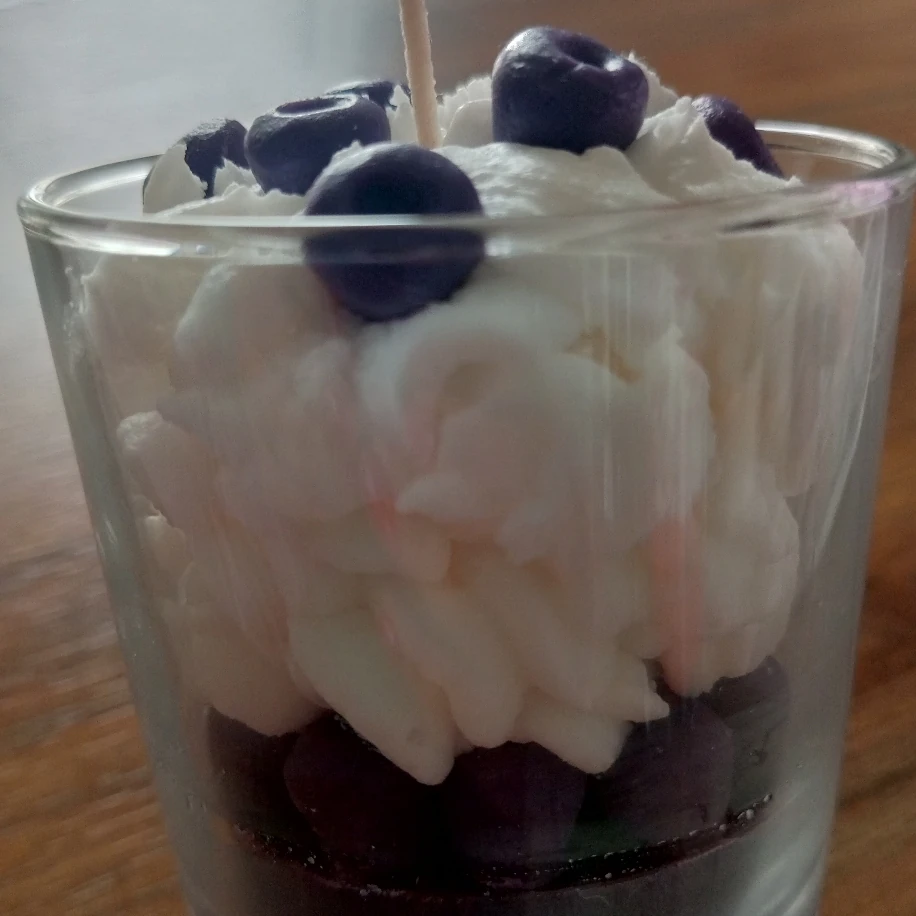 Kremalı Yabanmersini Mum