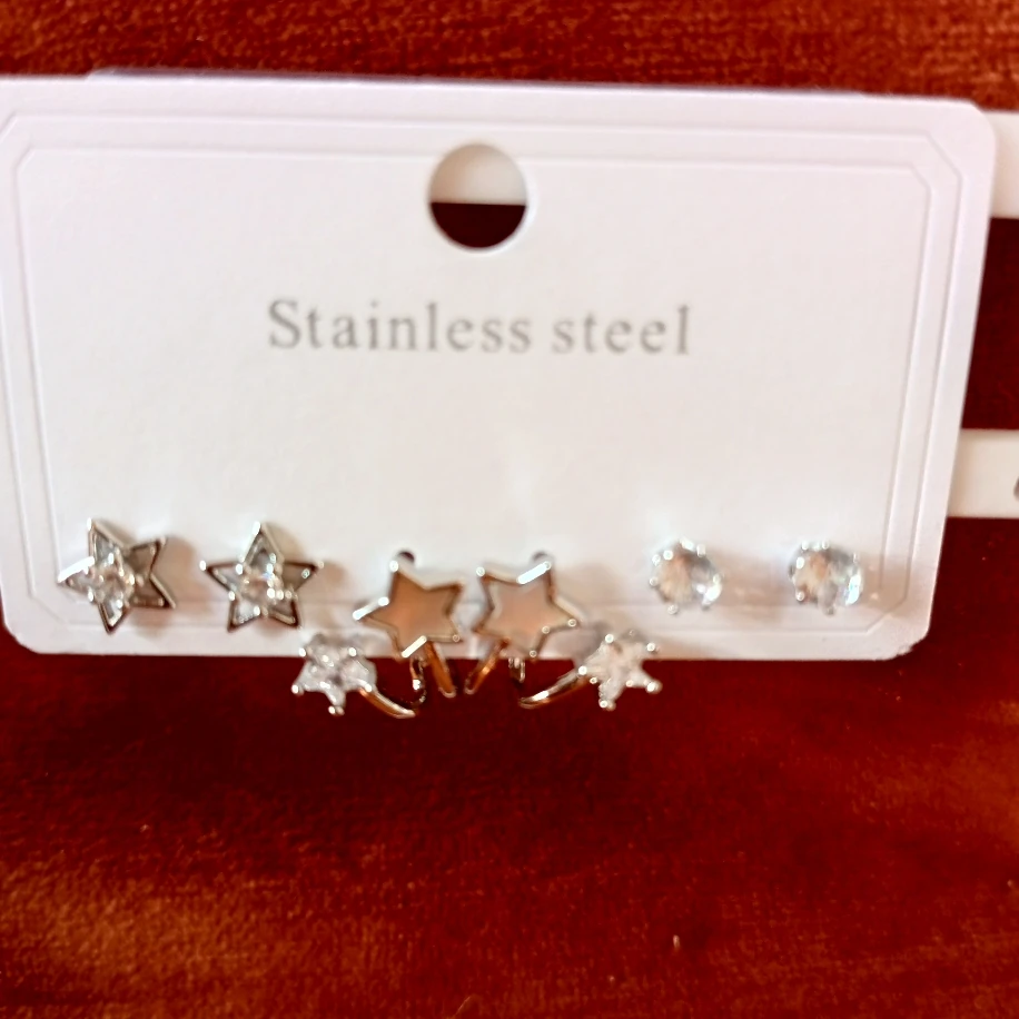 Çelik Taşlı Çoklu Küpe seti