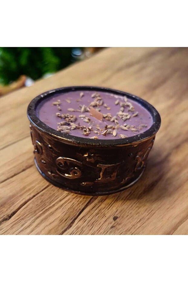 Arınma Huzur ve Ruhsal Dengeyi Desteklemek için Lavanta Kokulu Mum