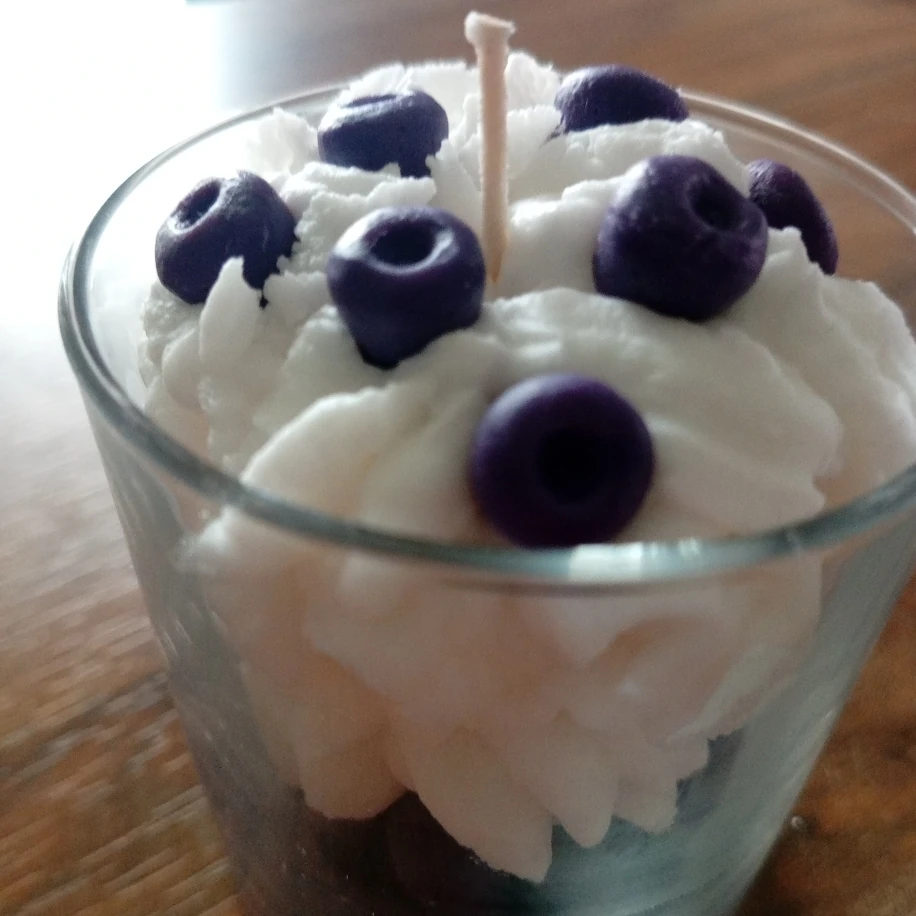 Kremalı Yabanmersini Mum