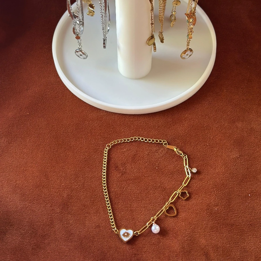 Kalpli Çelik Bileklik