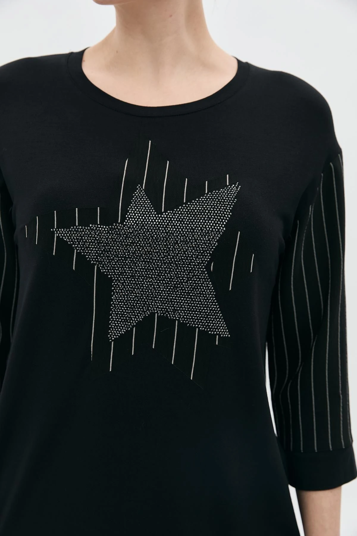 YILDIZ APLİKELİ TAŞLI ÇİZGİLİ TRUVAKARTSHİRT